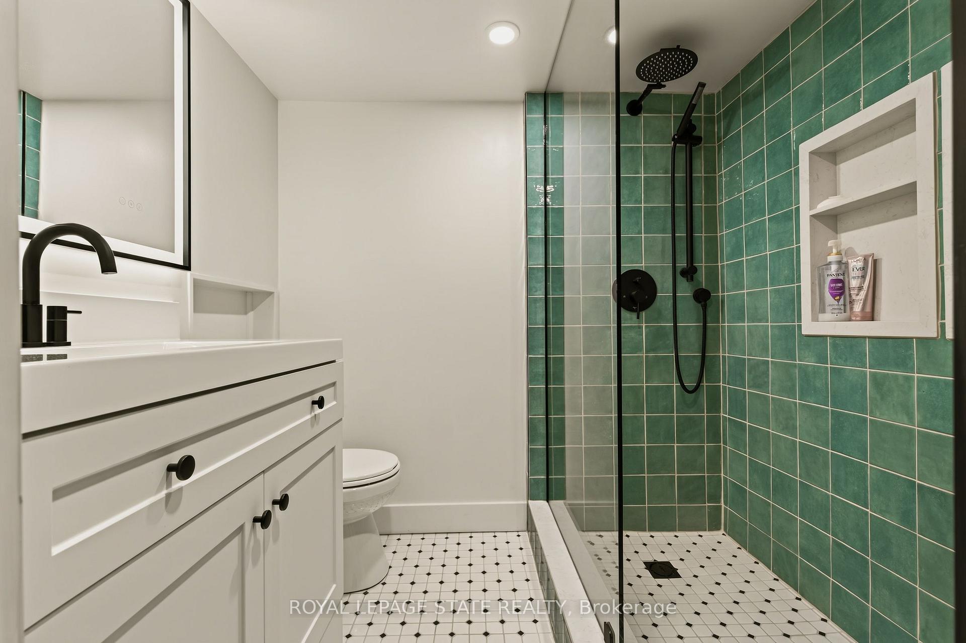 Photo 45 of 72 Garside Avenue N, Hamilton, Homeside — HOMEH