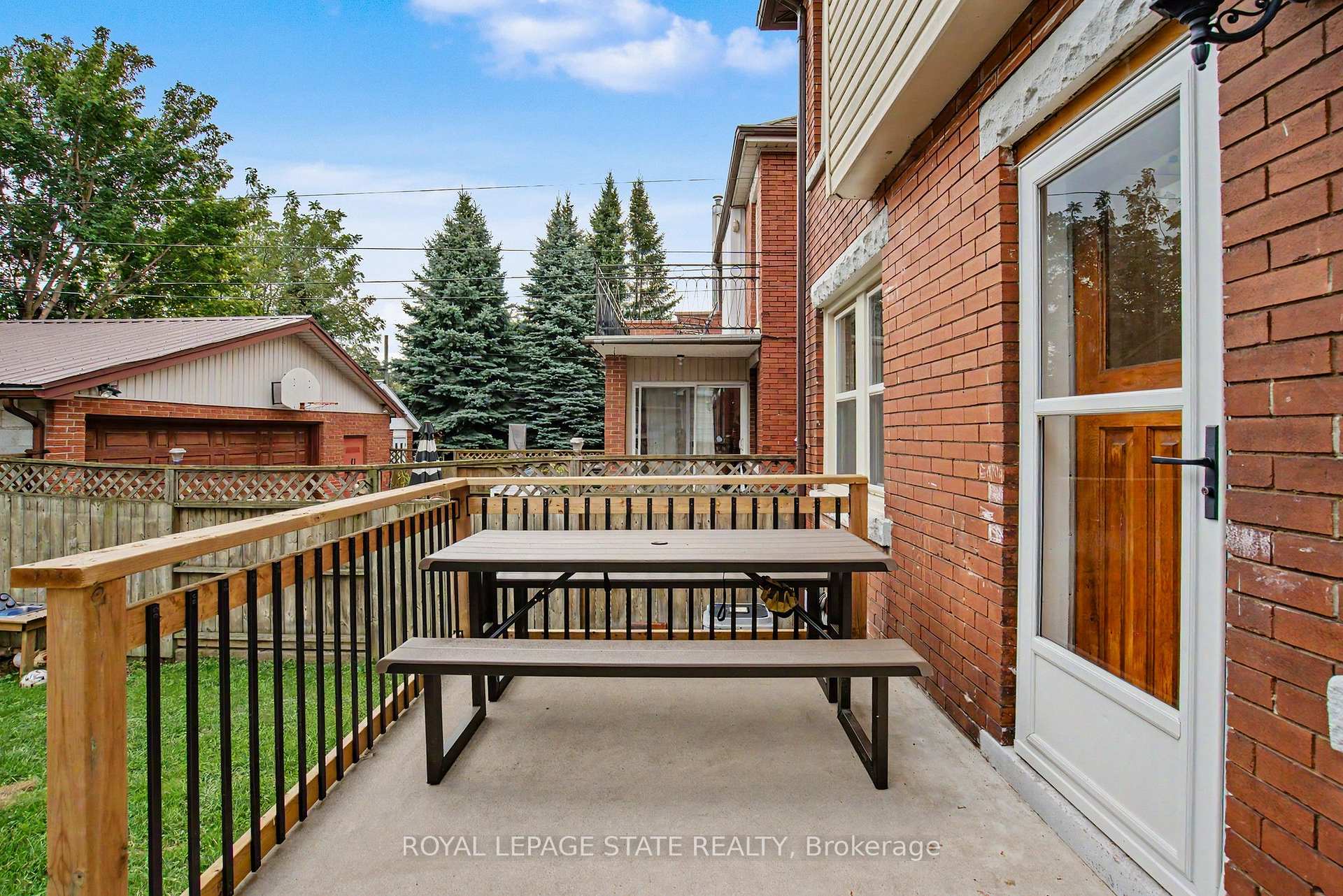 Photo 47 of 72 Garside Avenue N, Hamilton, Homeside — HOMEH