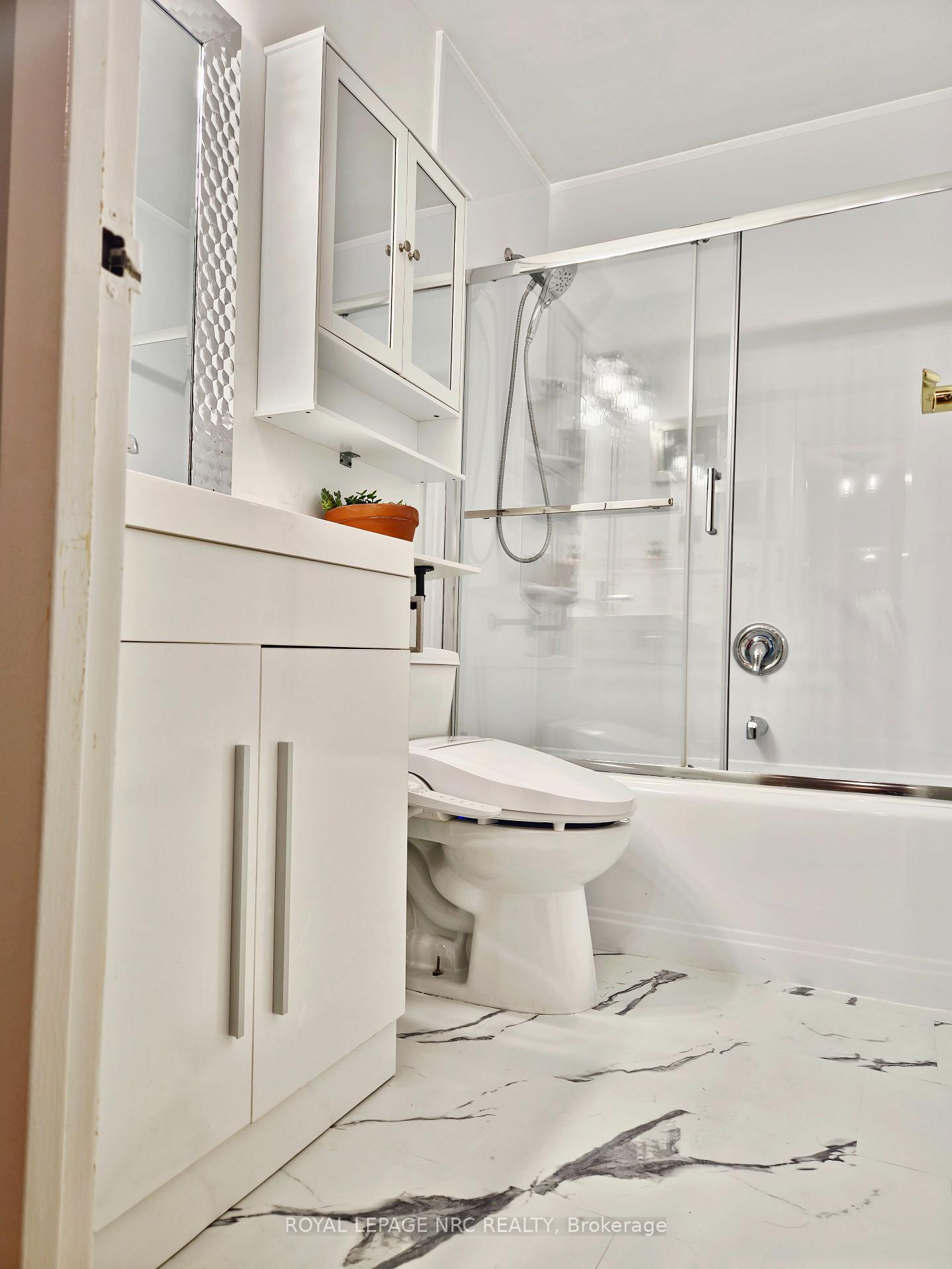 Photo 12 of Unit 1108, 35 Towering Heights Boulevard, St. Catharines, Glendale/Glenridge — HOMEH
