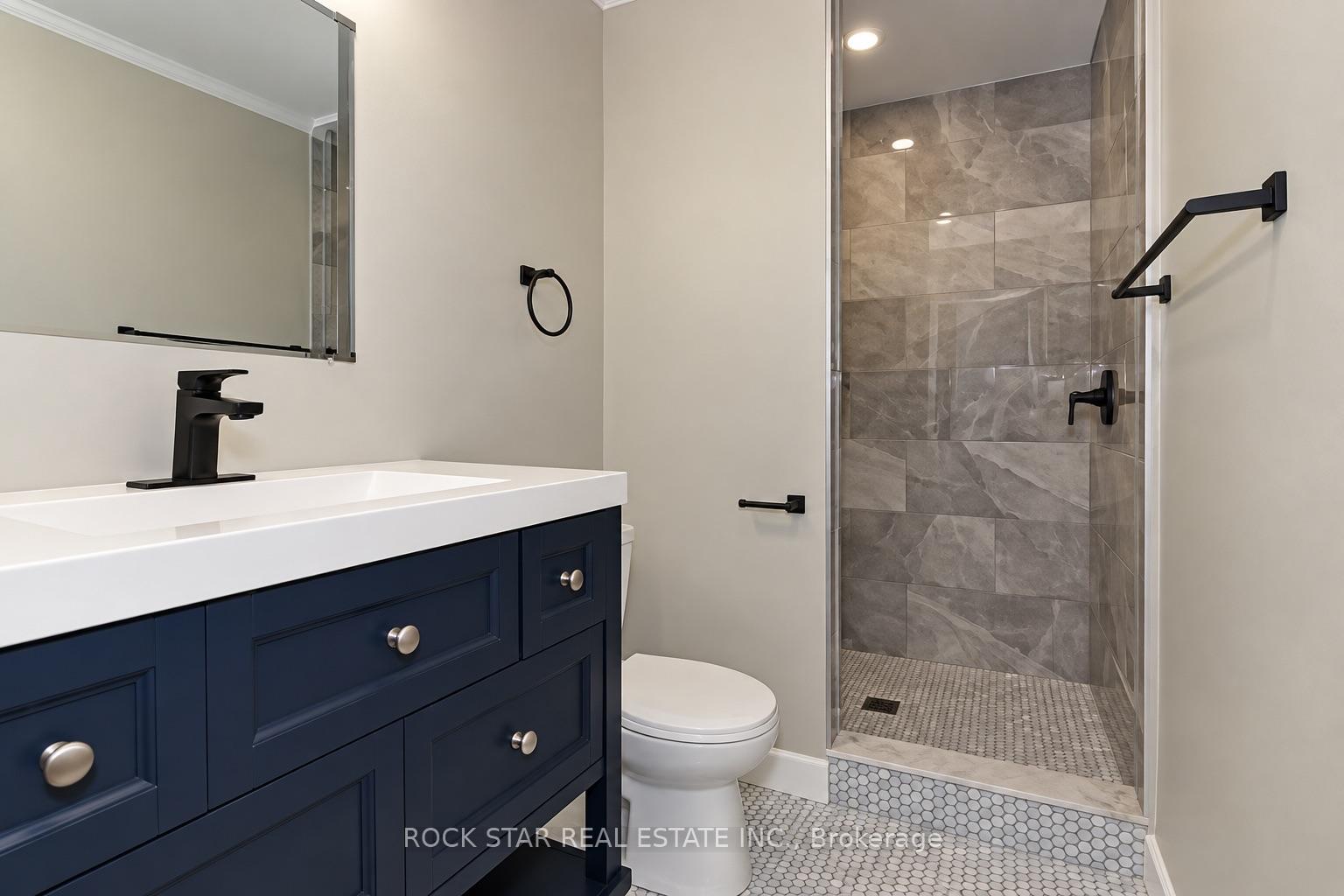 Photo 8 of 134 Oakside Street, London, East C — HOMEH