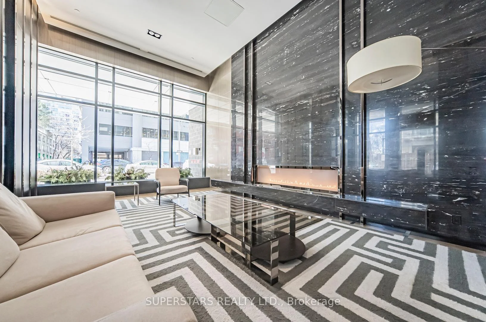 Photo 4 of Unit 801, 89 Dunfield Avenue, Toronto, Mount Pleasant West — HOMEH