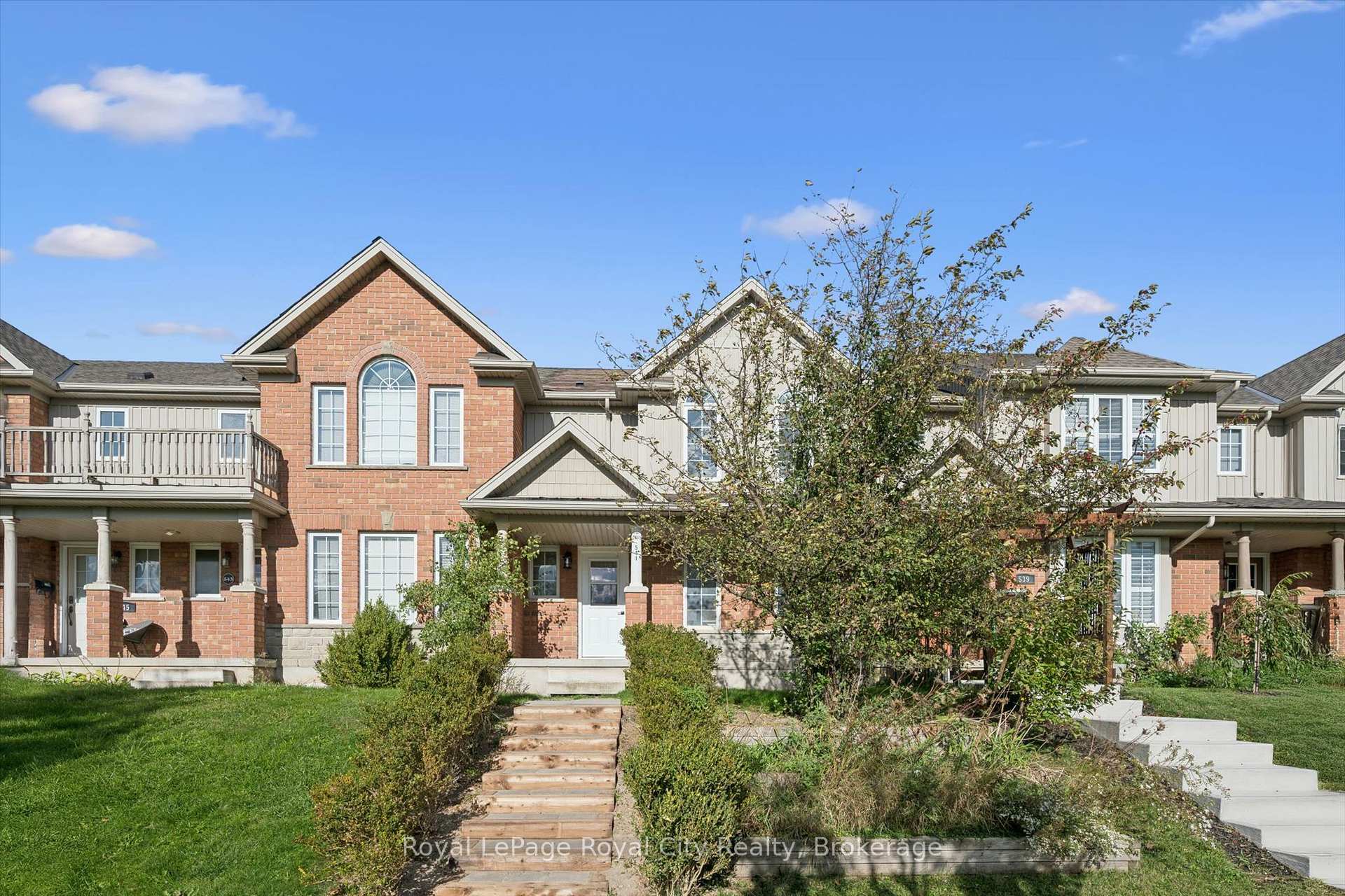 Photo of 541 Victoria Road N