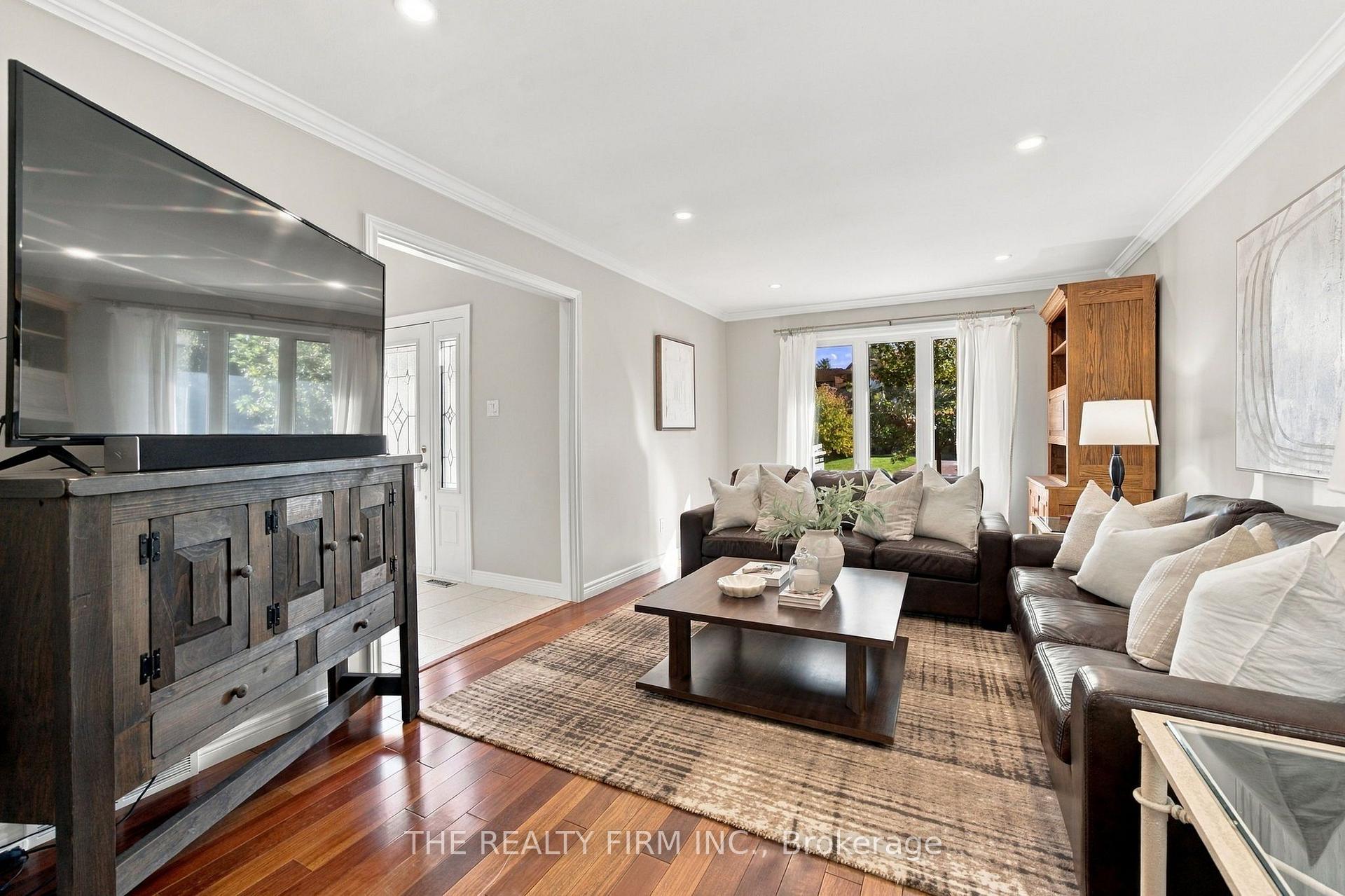 Photo 6 of 43 Fairlane Crescent, London, South K — HOMEH