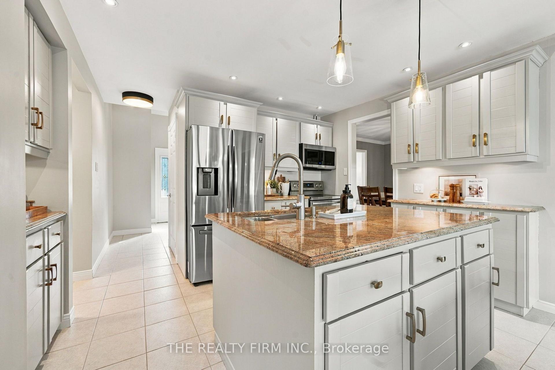 Photo 9 of 43 Fairlane Crescent, London, South K — HOMEH