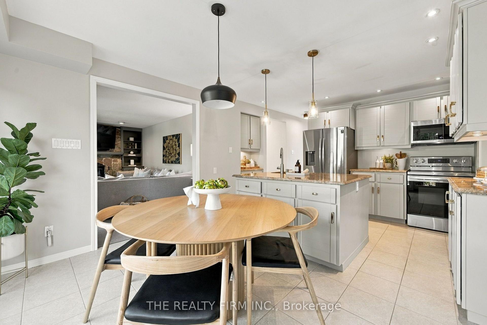 Photo 12 of 43 Fairlane Crescent, London, South K — HOMEH