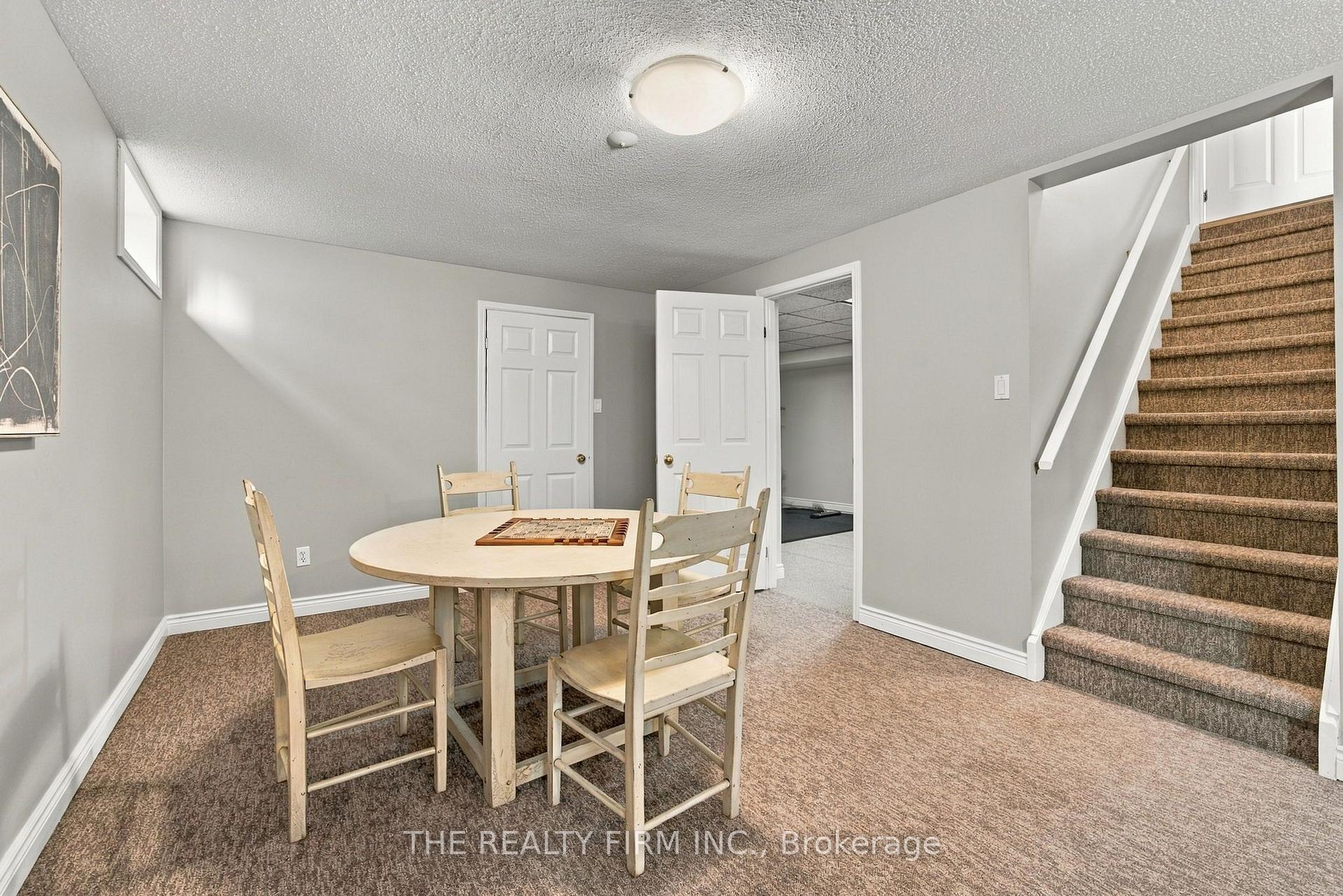 Photo 30 of 43 Fairlane Crescent, London, South K — HOMEH