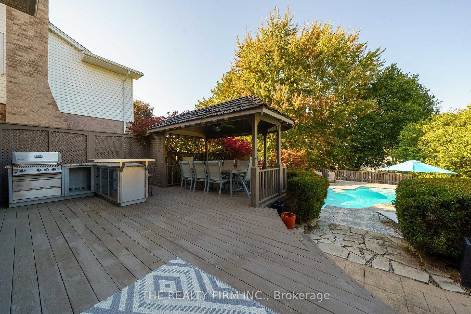 Photo 34 of 43 Fairlane Crescent, London, South K — HOMEH