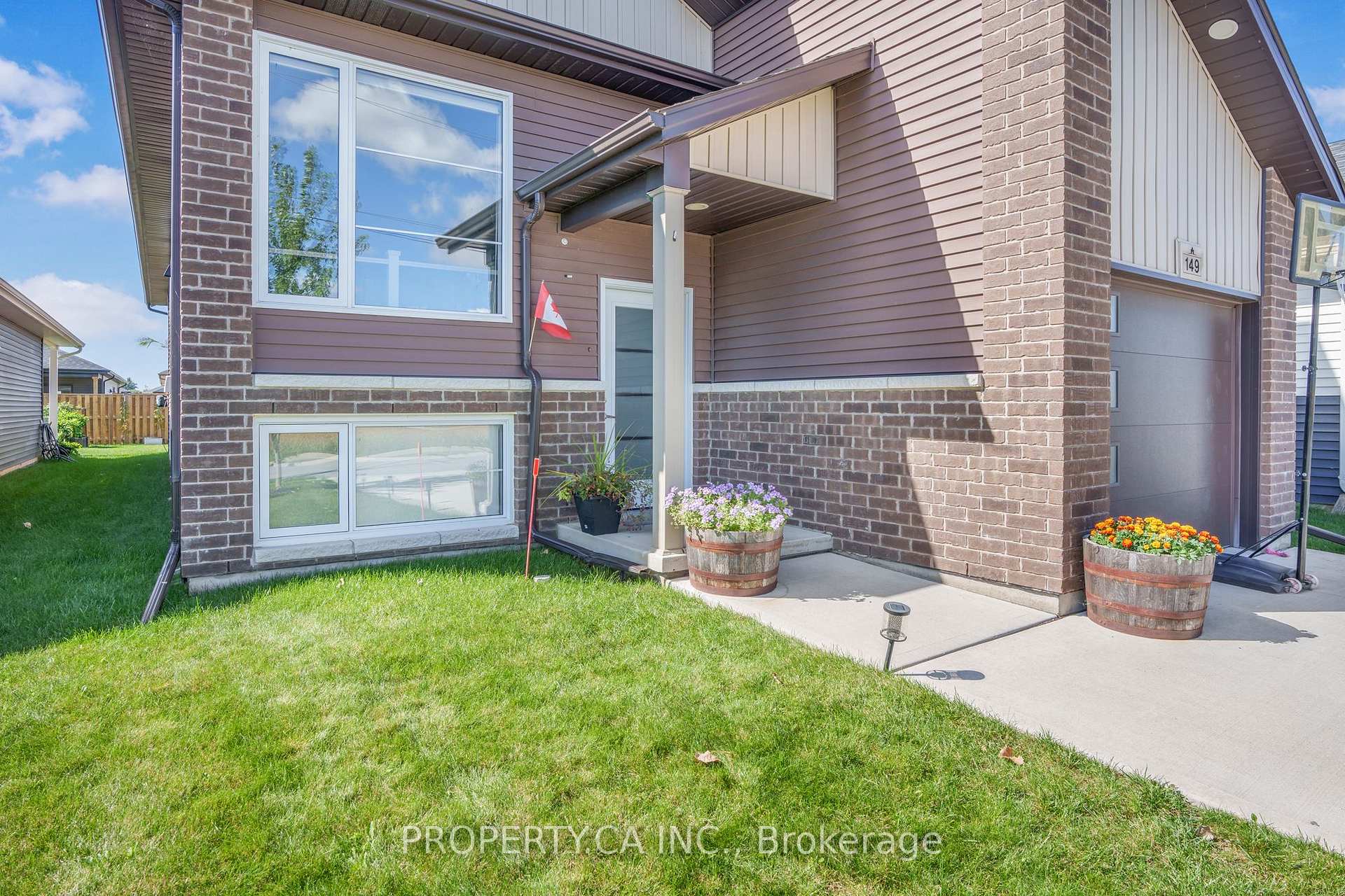 Photo 2 of 149 Howard Road, Chatham-Kent, Chatham — HOMEH