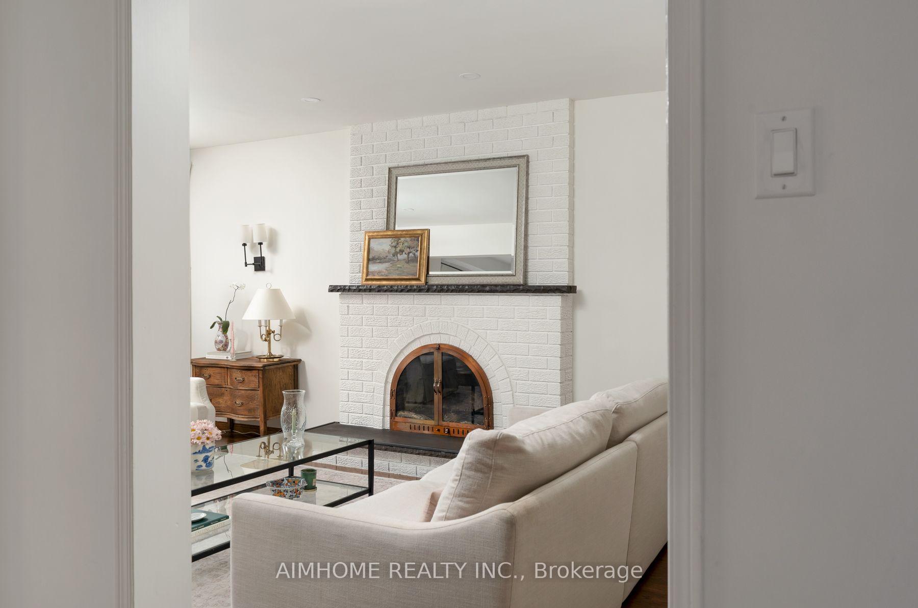 Photo 8 of 11 Carpenter Court, Markham, Raymerville — HOMEH