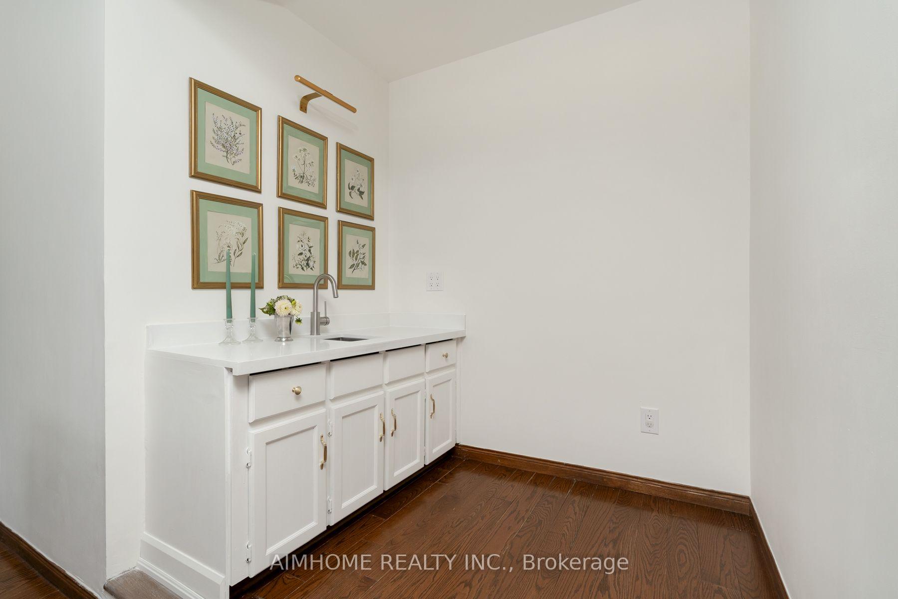 Photo 12 of 11 Carpenter Court, Markham, Raymerville — HOMEH