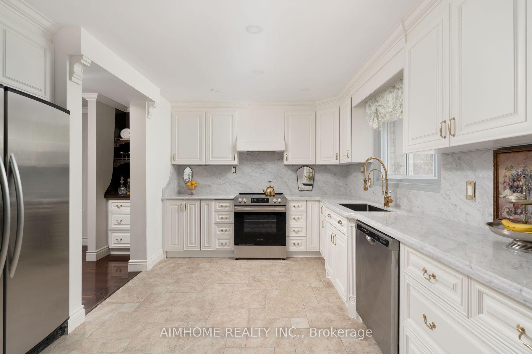 Photo 15 of 11 Carpenter Court, Markham, Raymerville — HOMEH