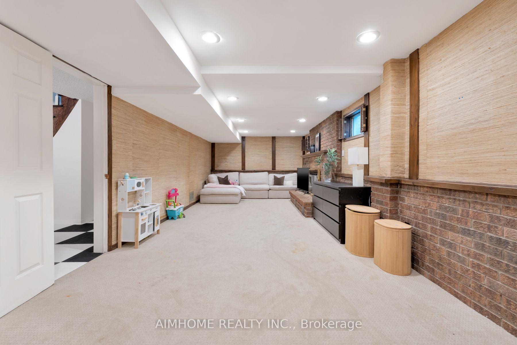 Photo 40 of 11 Carpenter Court, Markham, Raymerville — HOMEH