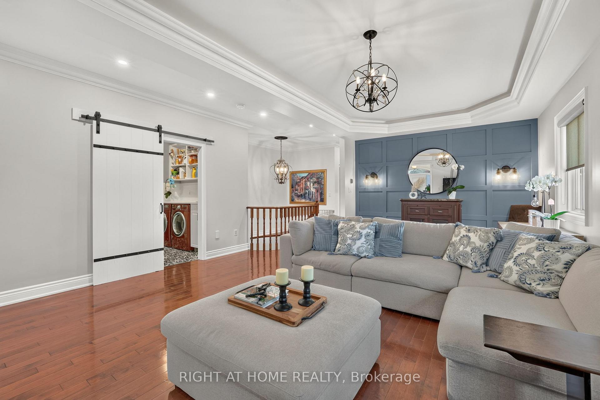 Photo 6 of 66 Sanremo Court, Vaughan, West Woodbridge — HOMEH