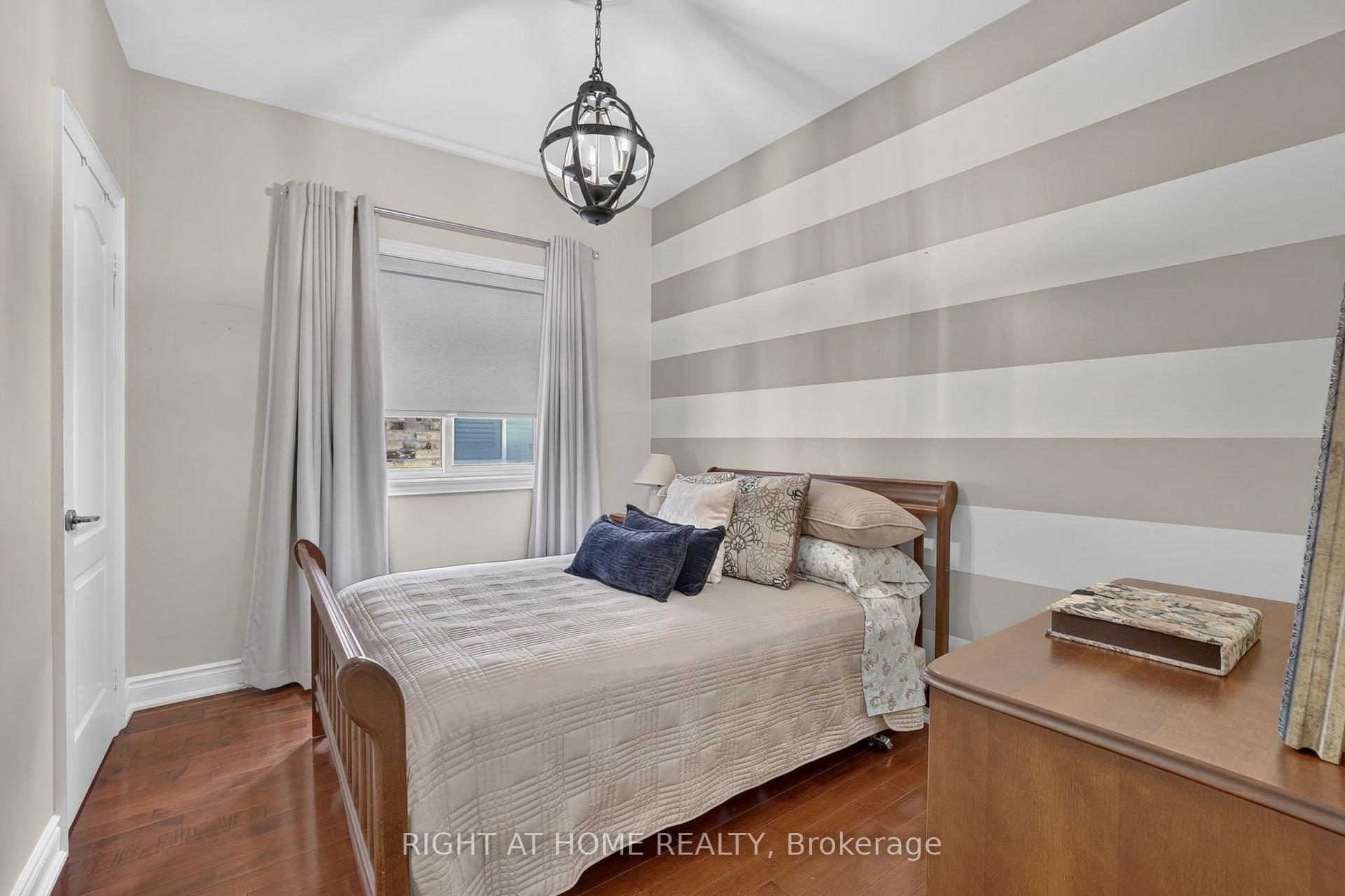 Photo 16 of 66 Sanremo Court, Vaughan, West Woodbridge — HOMEH
