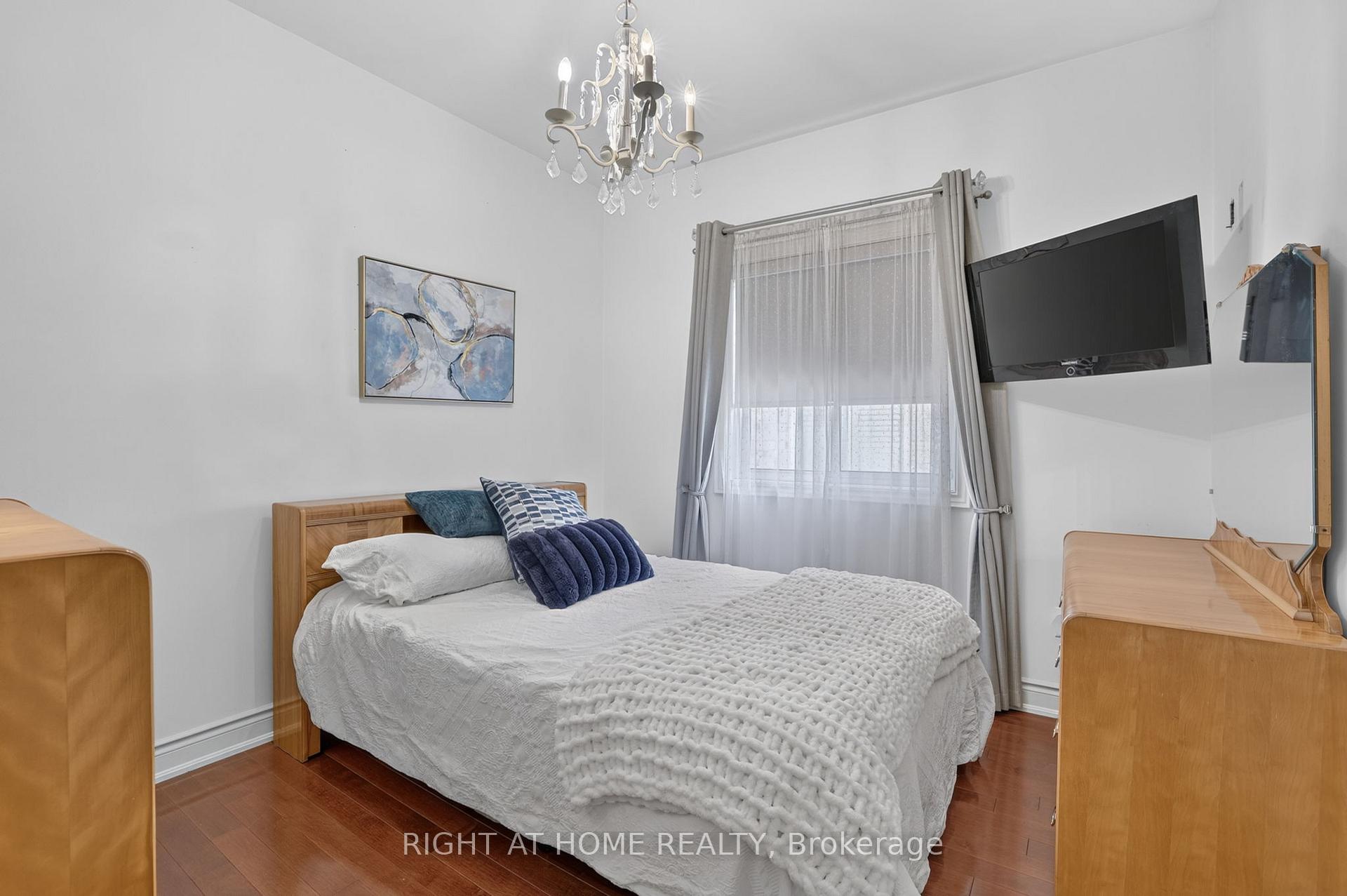 Photo 17 of 66 Sanremo Court, Vaughan, West Woodbridge — HOMEH