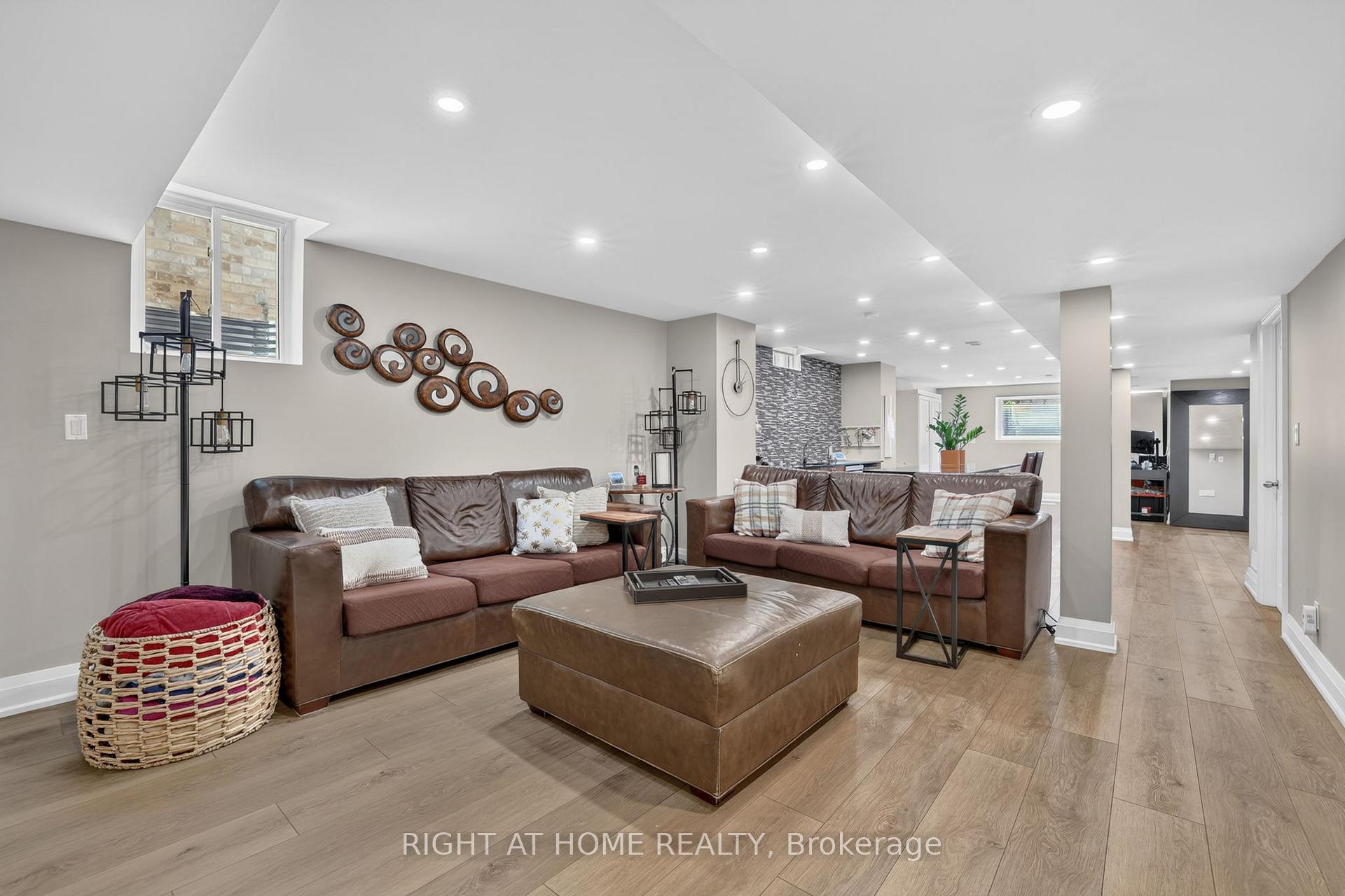 Photo 25 of 66 Sanremo Court, Vaughan, West Woodbridge — HOMEH