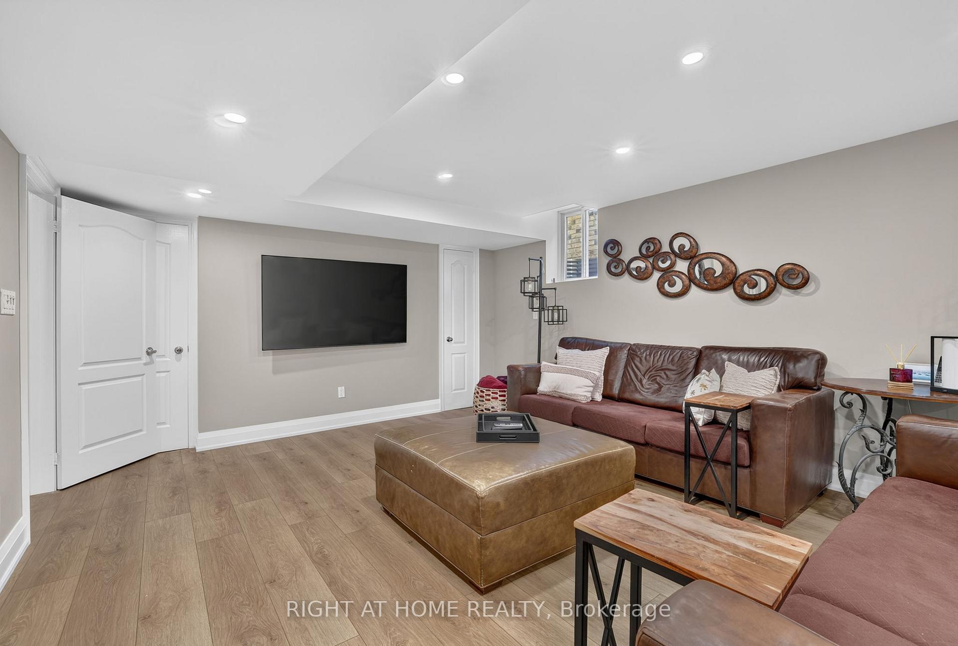 Photo 26 of 66 Sanremo Court, Vaughan, West Woodbridge — HOMEH