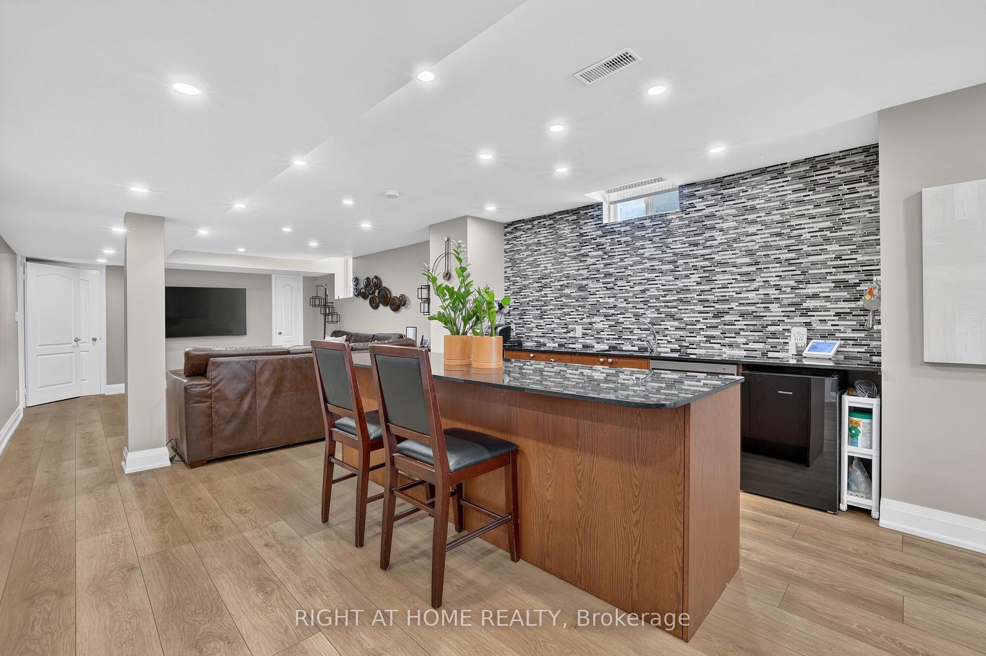 Photo 28 of 66 Sanremo Court, Vaughan, West Woodbridge — HOMEH