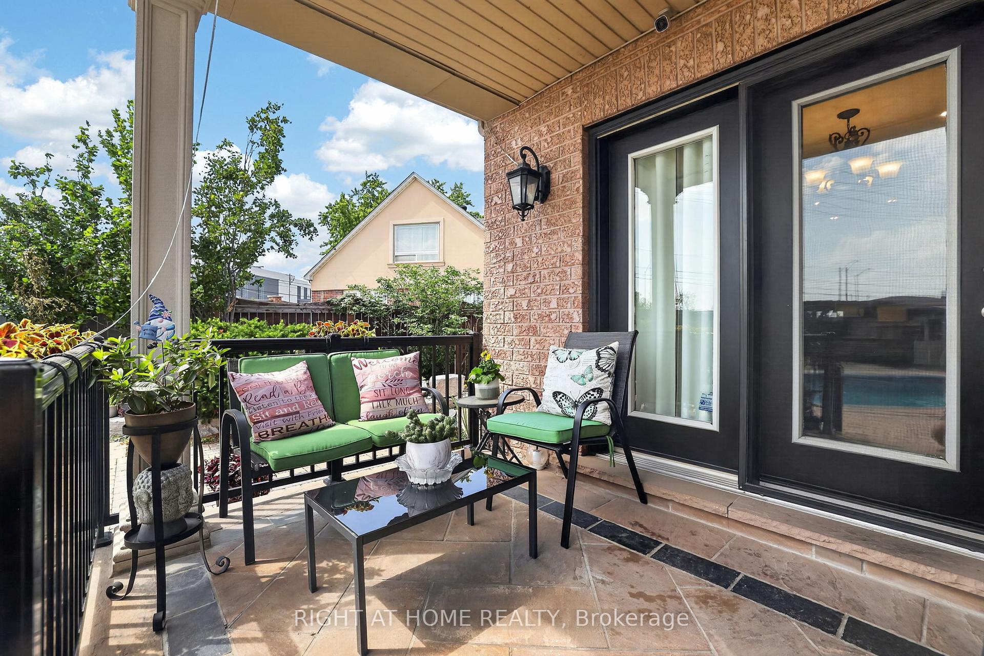 Photo 34 of 66 Sanremo Court, Vaughan, West Woodbridge — HOMEH