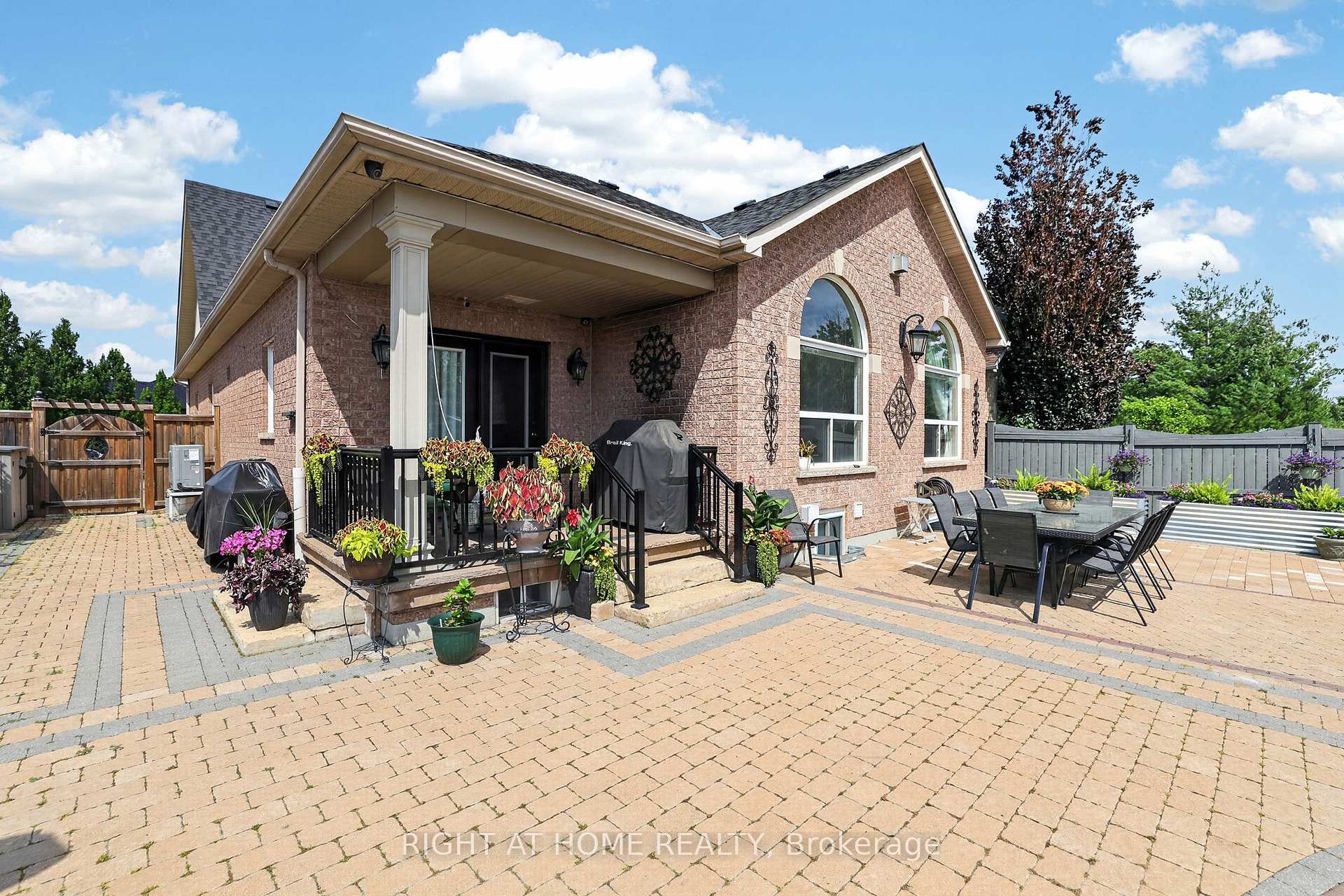 Photo 36 of 66 Sanremo Court, Vaughan, West Woodbridge — HOMEH