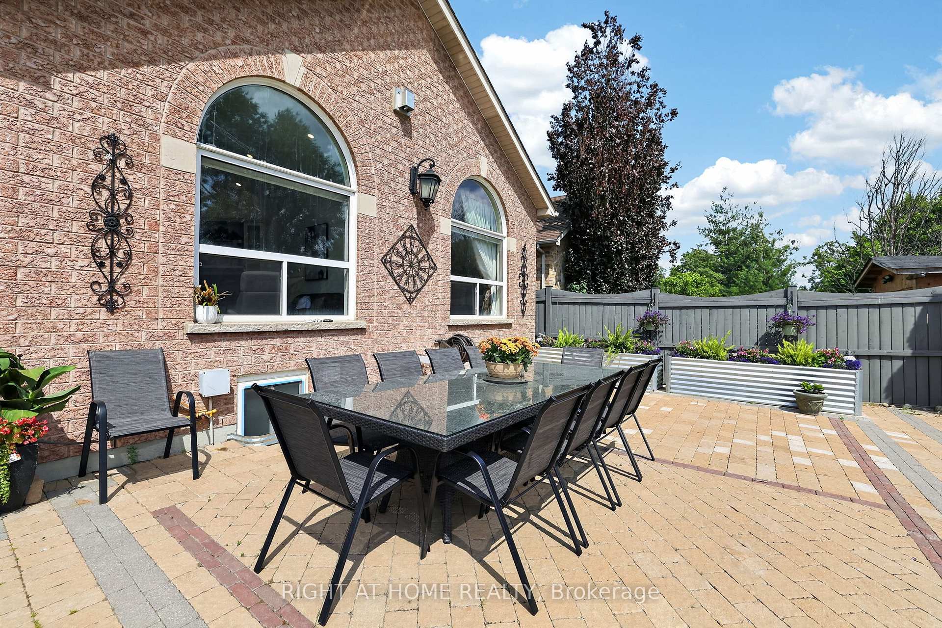 Photo 37 of 66 Sanremo Court, Vaughan, West Woodbridge — HOMEH