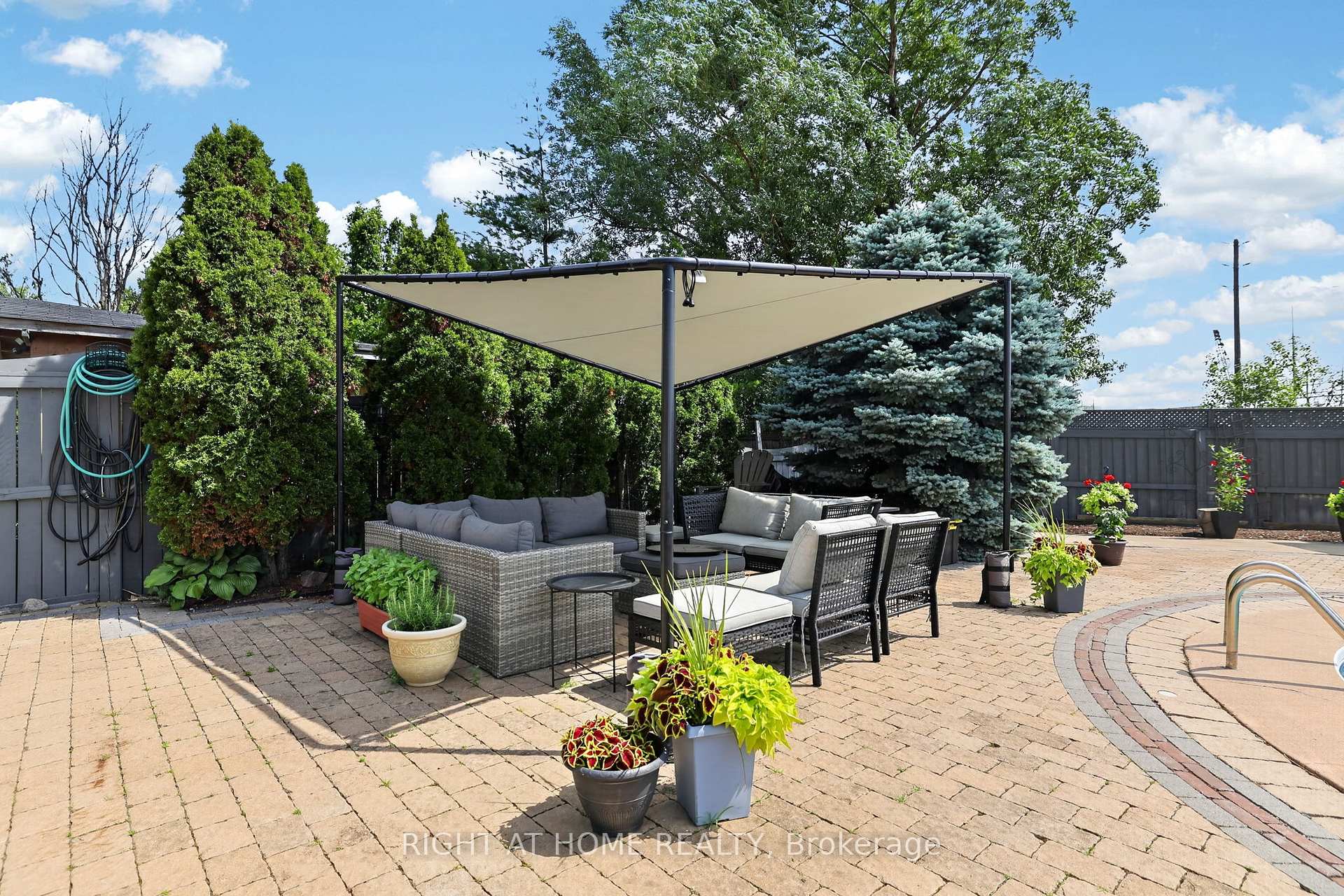Photo 38 of 66 Sanremo Court, Vaughan, West Woodbridge — HOMEH