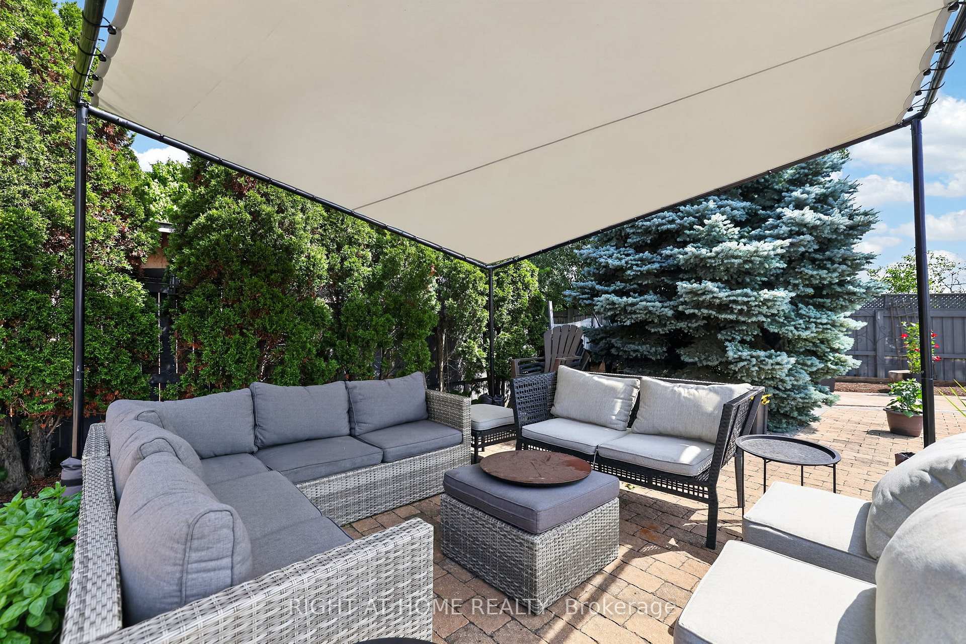 Photo 39 of 66 Sanremo Court, Vaughan, West Woodbridge — HOMEH