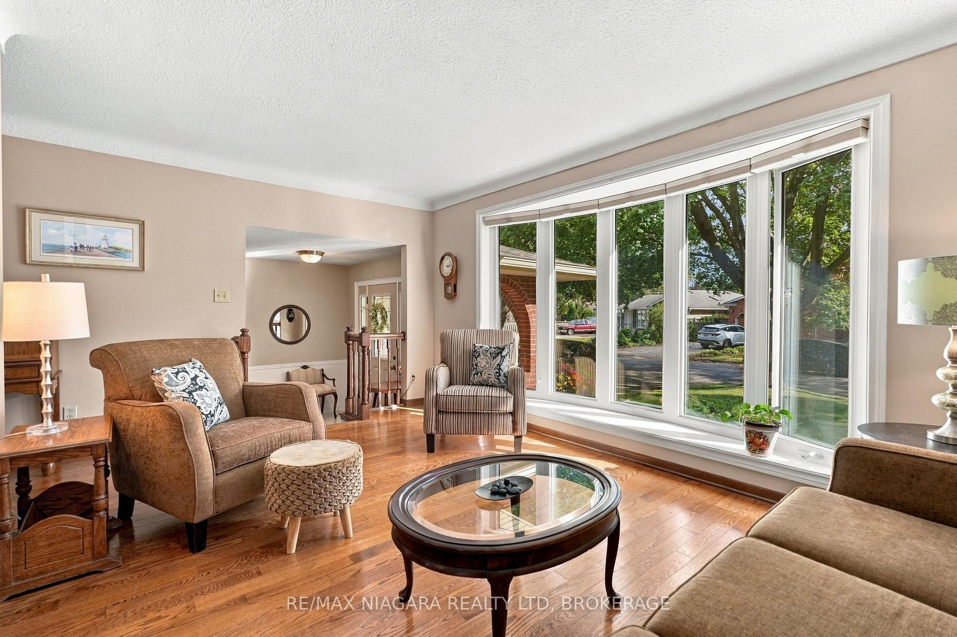 Photo 6 of 13 Chatham Road, St. Catharines, Carlton/Bunting — HOMEH