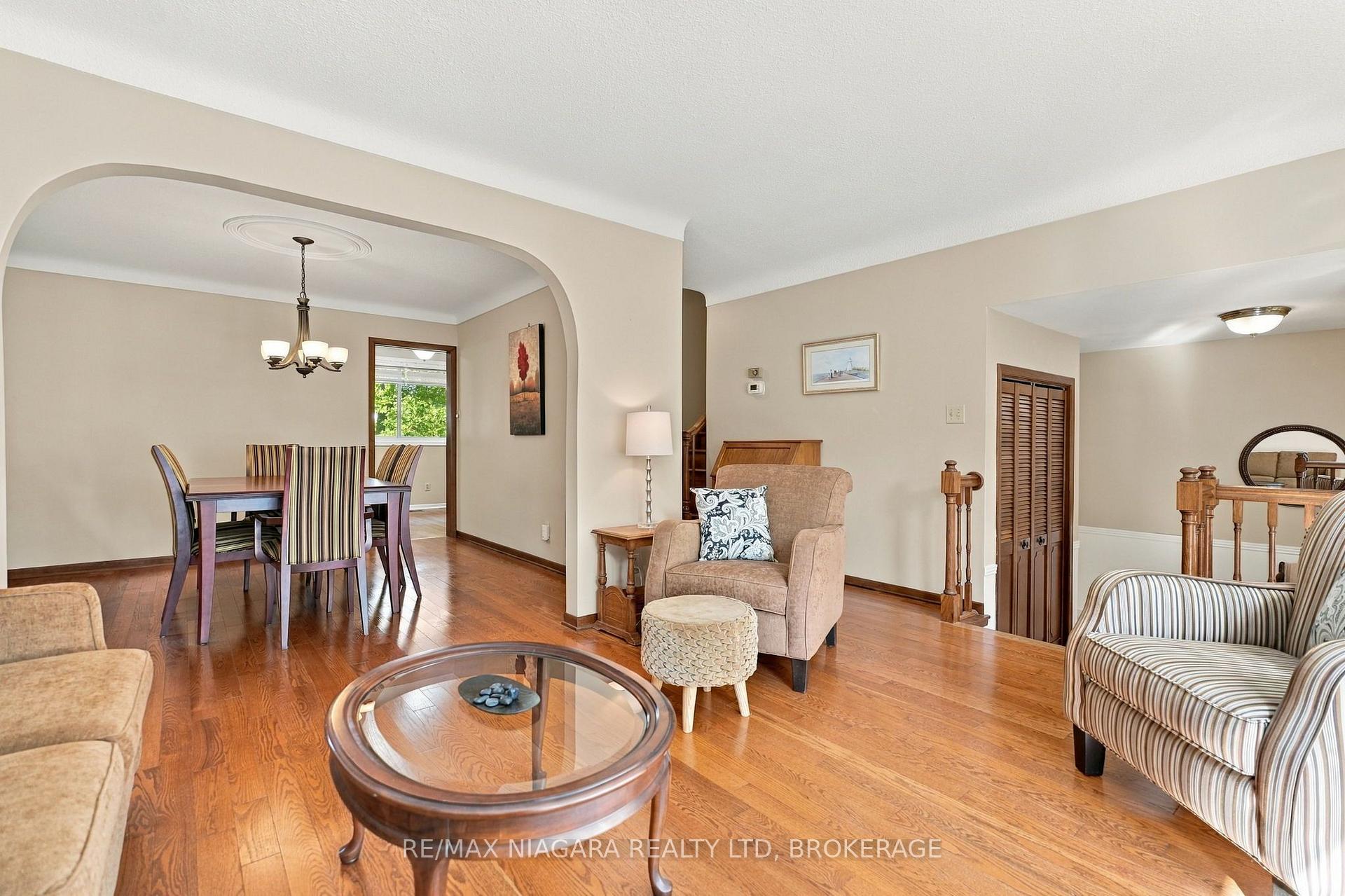 Photo 7 of 13 Chatham Road, St. Catharines, Carlton/Bunting — HOMEH