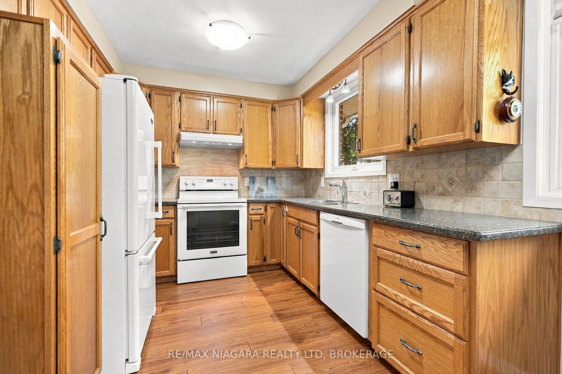 Photo 9 of 13 Chatham Road, St. Catharines, Carlton/Bunting — HOMEH