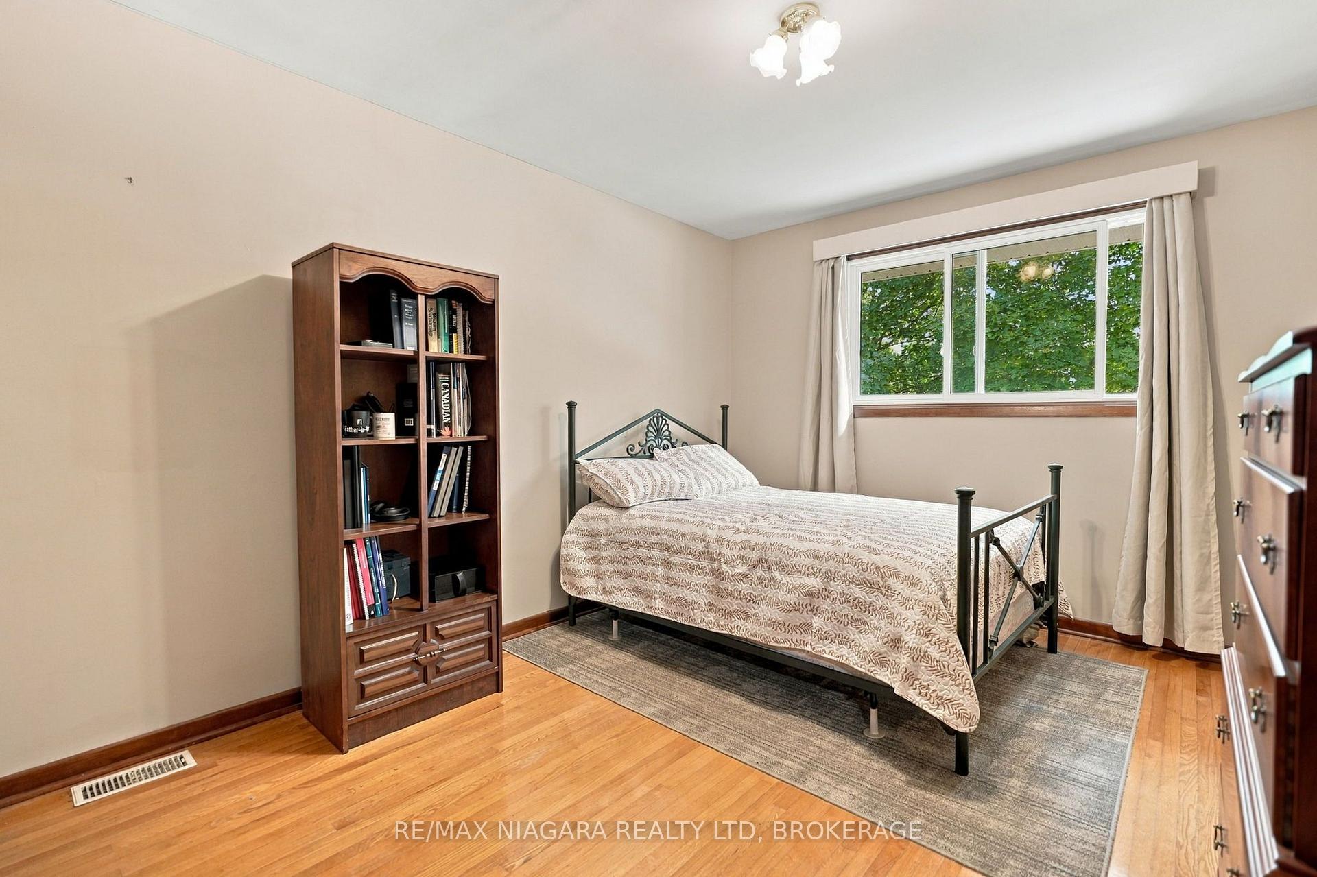 Photo 19 of 13 Chatham Road, St. Catharines, Carlton/Bunting — HOMEH