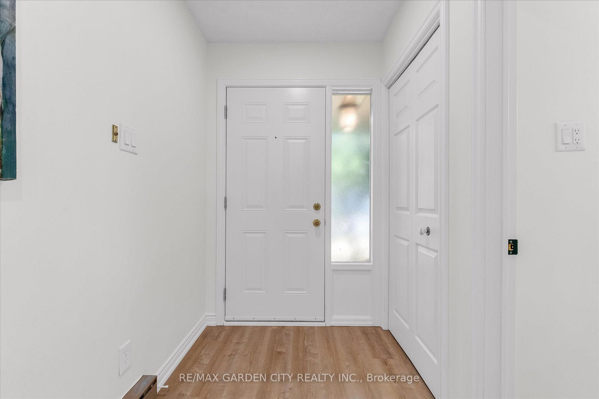 Photo 2 of Unit 82, 5045 Pinedale Avenue, Burlington, Appleby — HOMEH