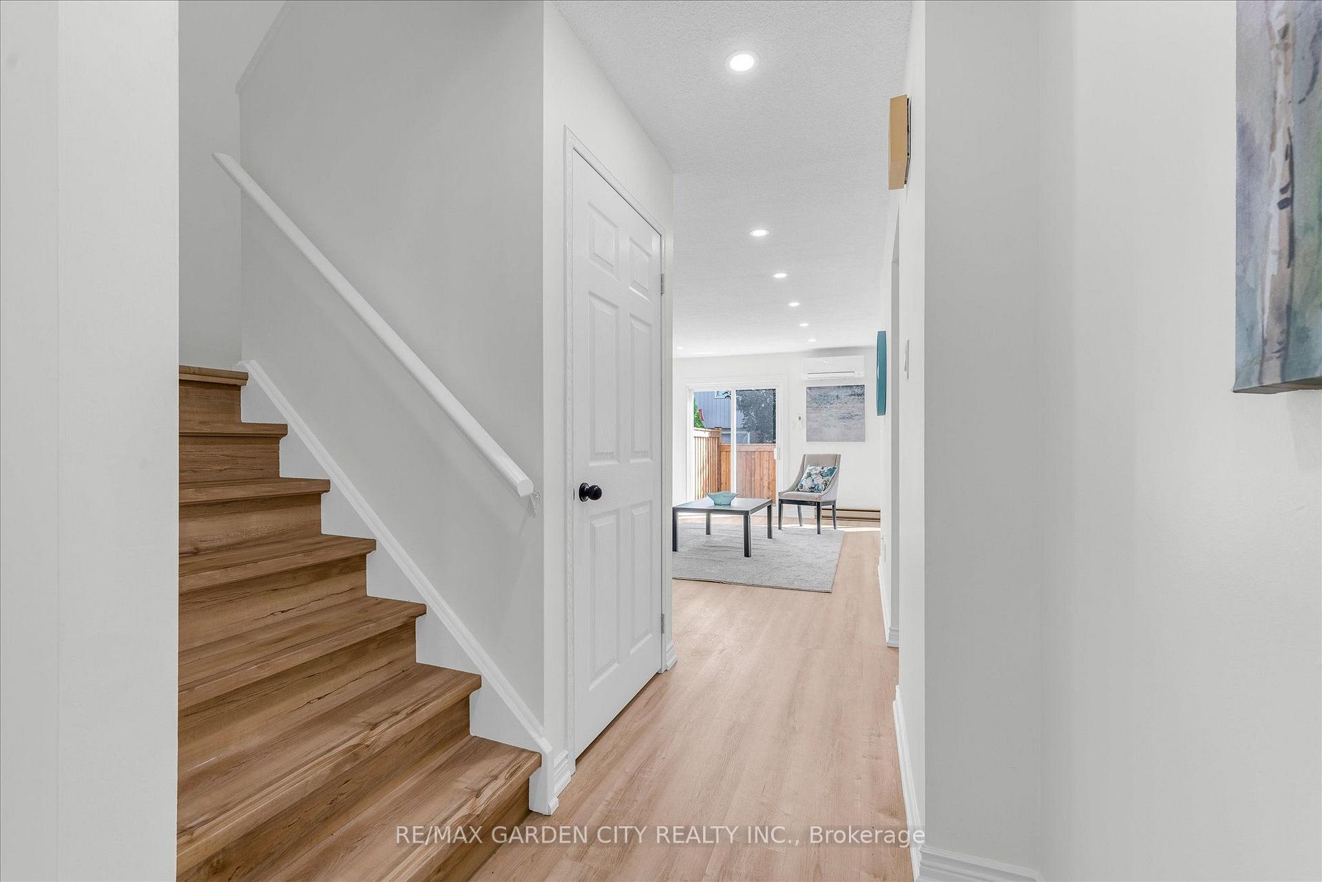 Photo 4 of Unit 82, 5045 Pinedale Avenue, Burlington, Appleby — HOMEH