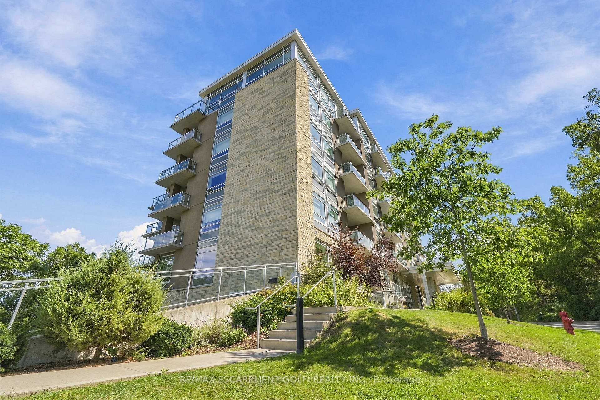 Photo 2 of Unit 502, 455 Charlton Avenue E, Hamilton, Stinson — HOMEH