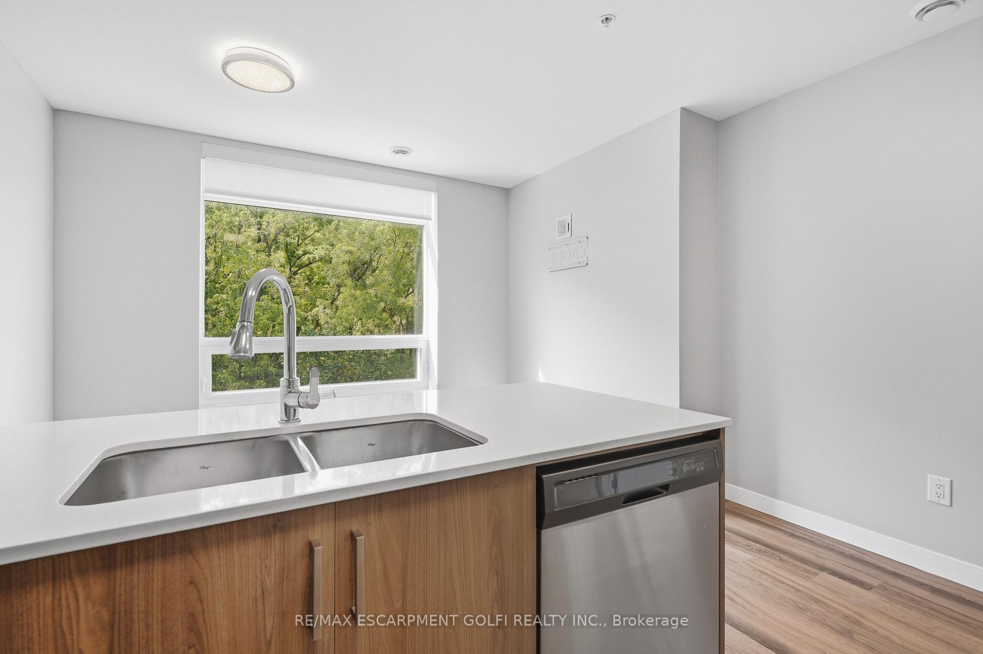 Photo 8 of Unit 502, 455 Charlton Avenue E, Hamilton, Stinson — HOMEH