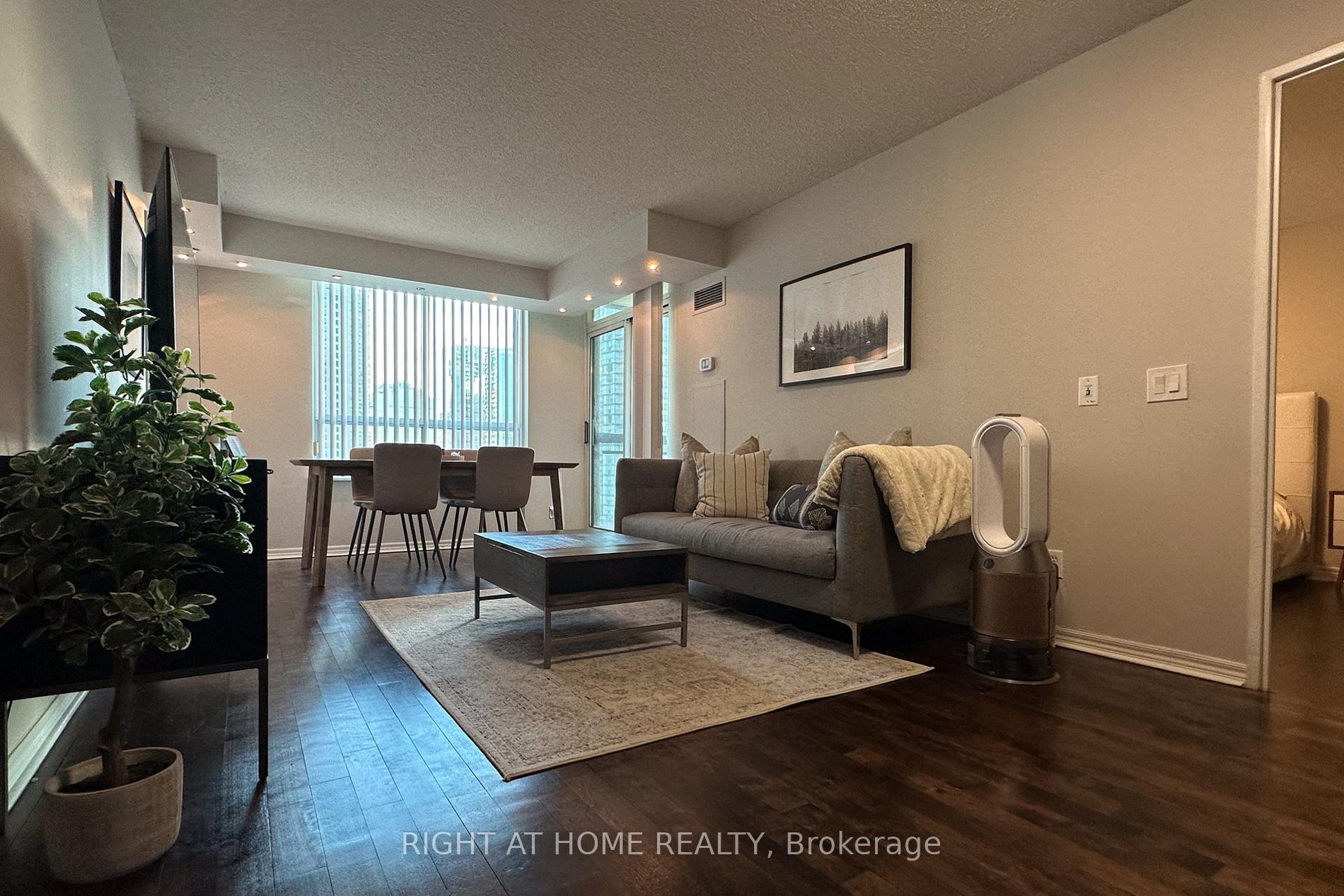 Photo 3 of Unit 1507, 18 Parkview Avenue, North York, Willowdale East — HOMEH