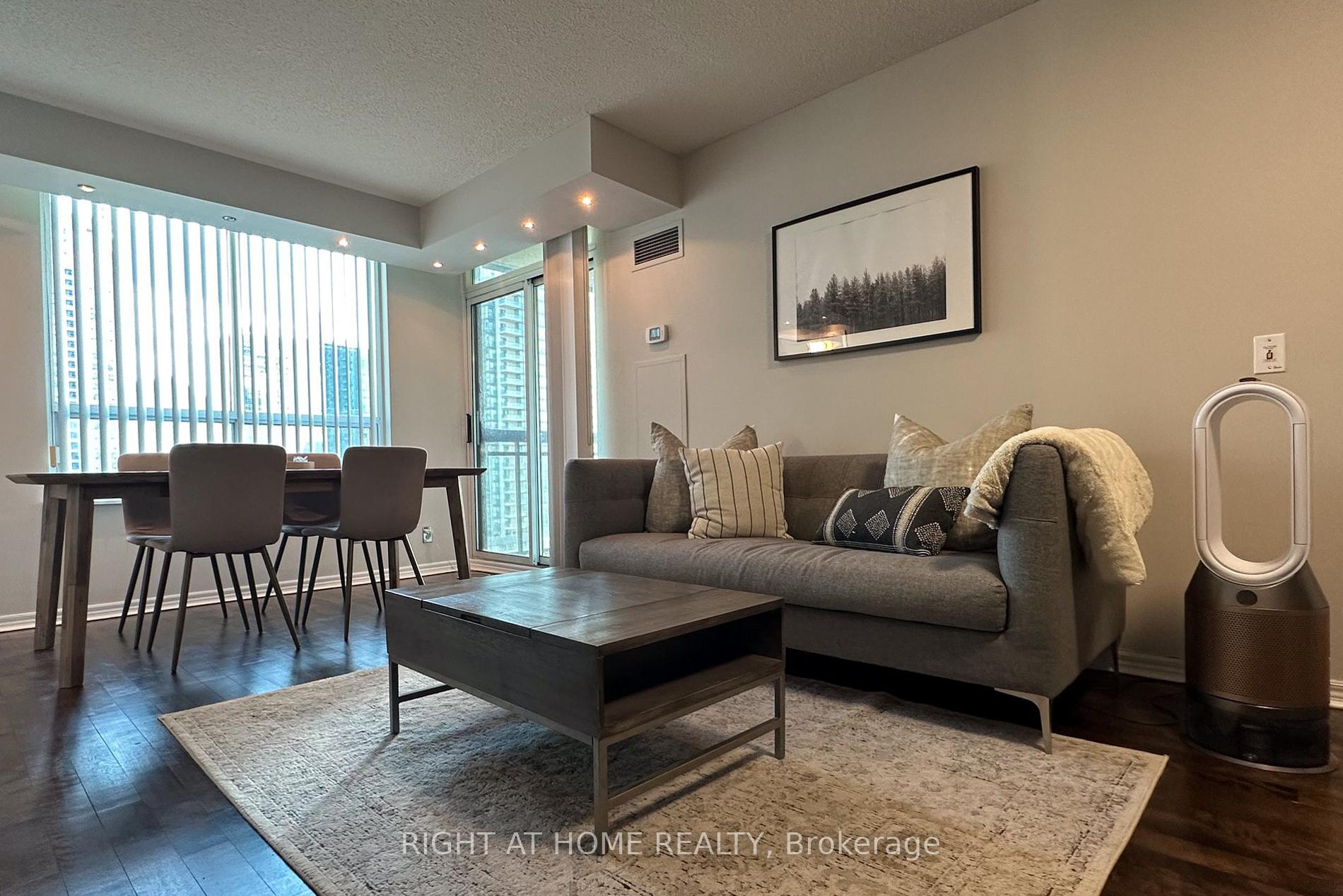 Photo 6 of Unit 1507, 18 Parkview Avenue, North York, Willowdale East — HOMEH