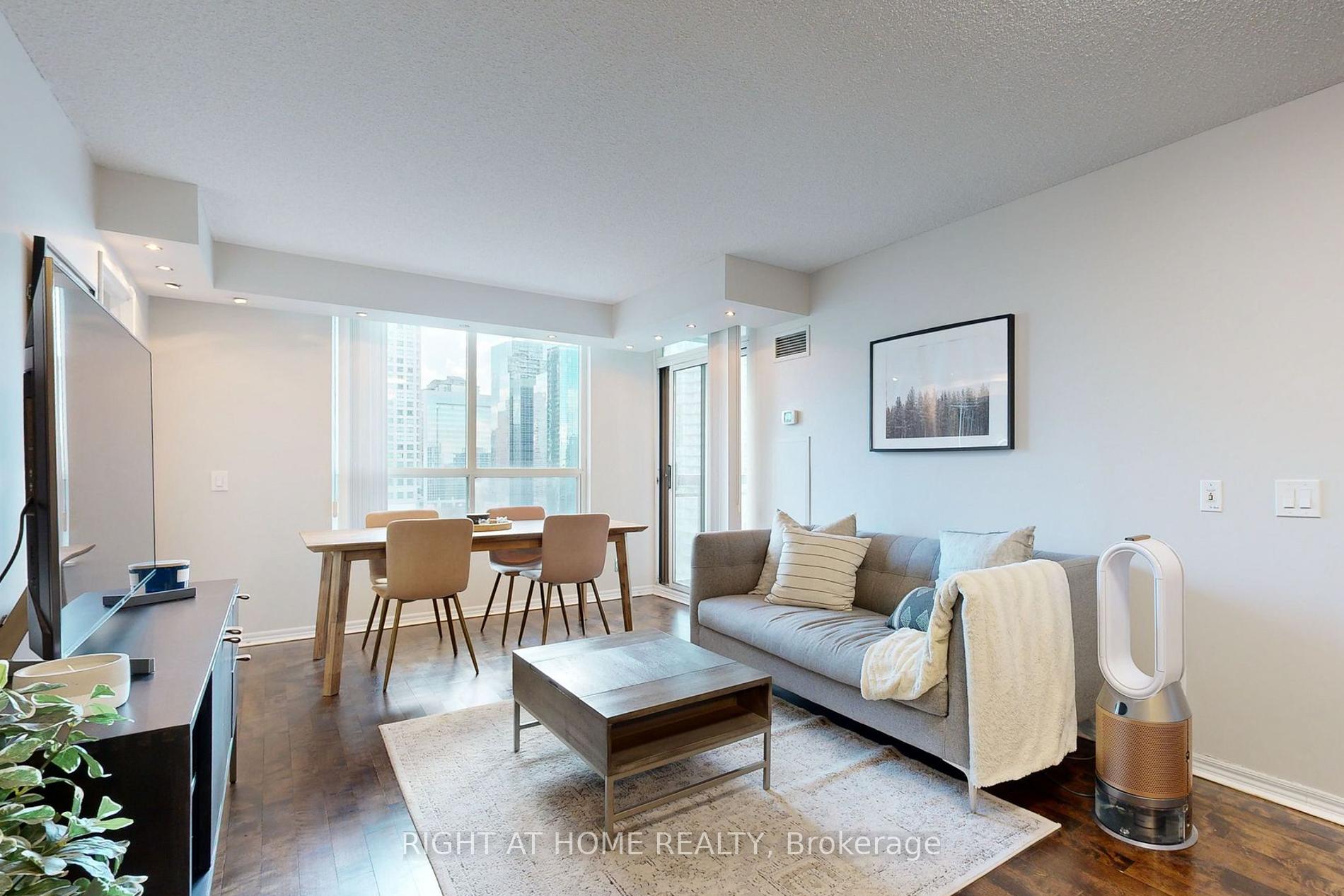 Photo 11 of Unit 1507, 18 Parkview Avenue, North York, Willowdale East — HOMEH