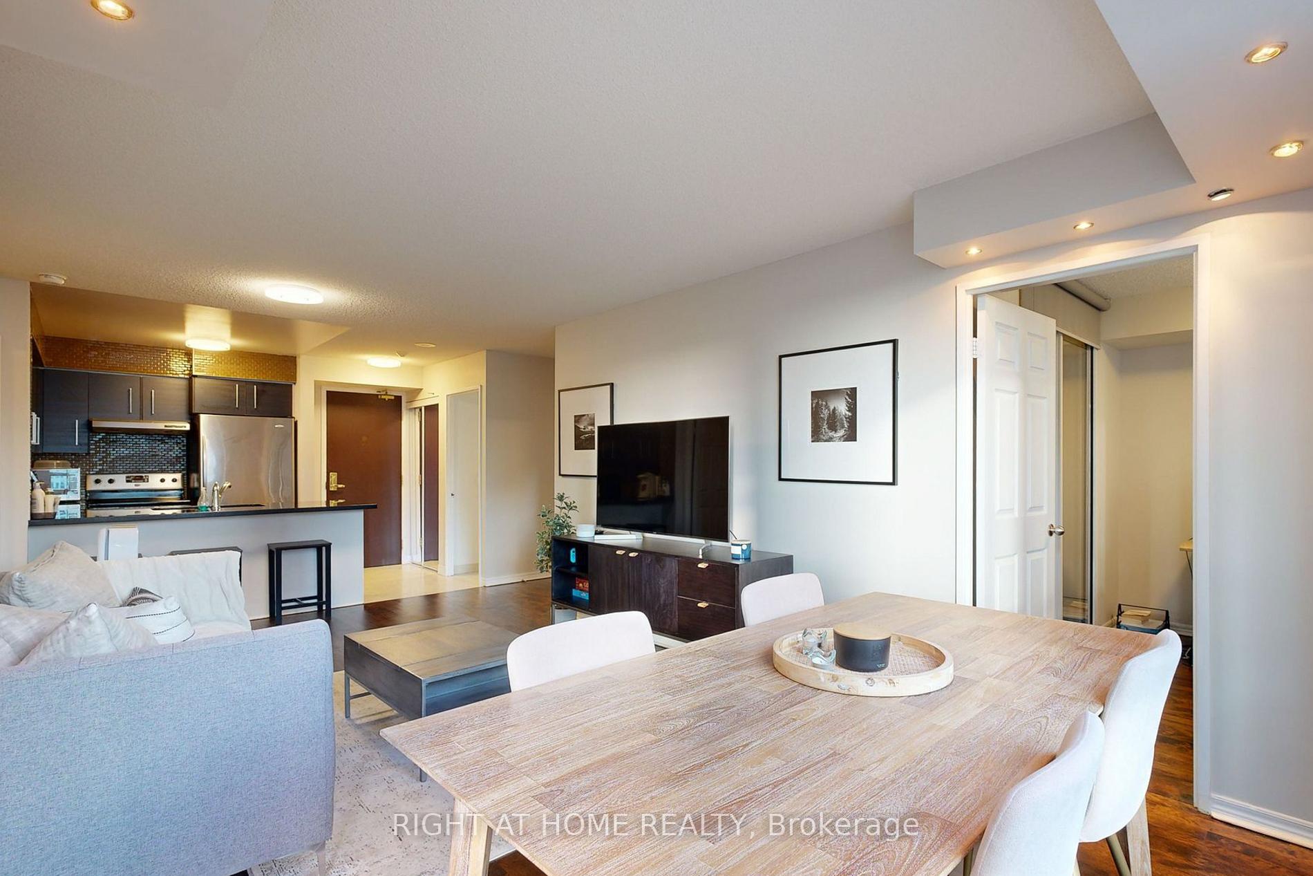 Photo 15 of Unit 1507, 18 Parkview Avenue, North York, Willowdale East — HOMEH