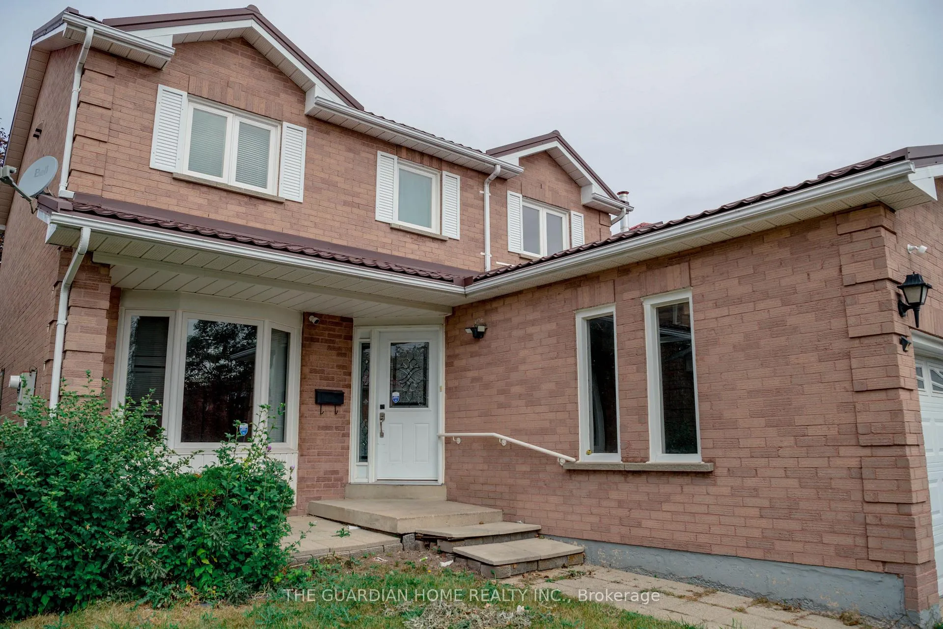Photo 2 of 11 Burnhope Drive, Brampton, Brampton West — HOMEH