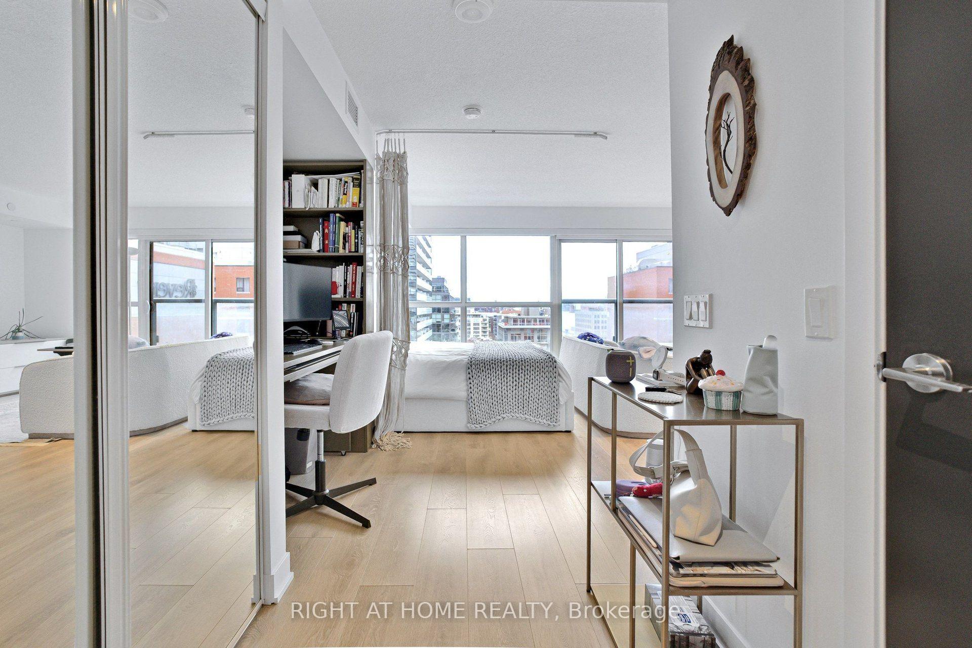 Photo 3 of Unit 1406, 87 Peter Street, Toronto, Waterfront Communities — HOMEH