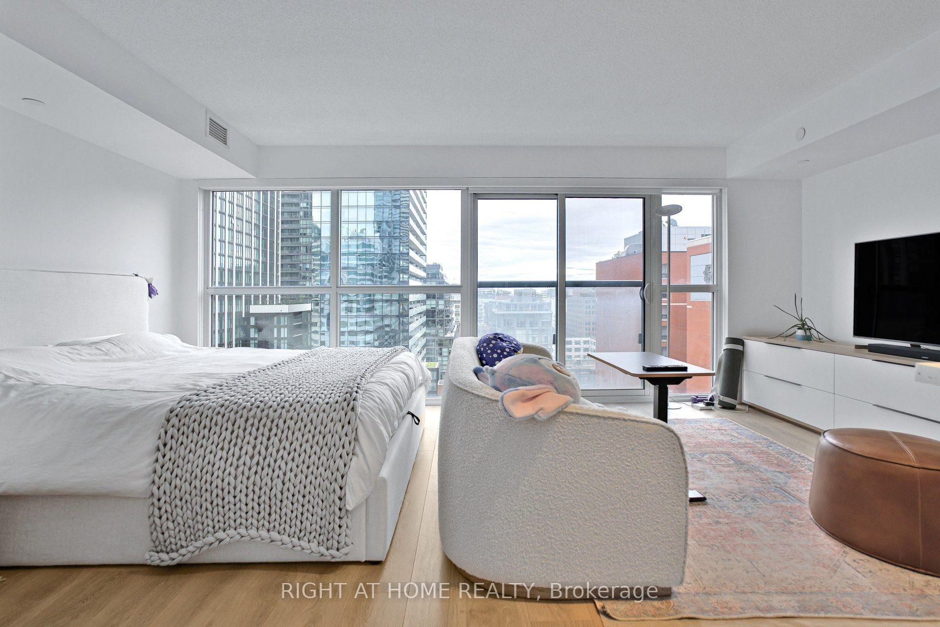 Photo 6 of Unit 1406, 87 Peter Street, Toronto, Waterfront Communities — HOMEH