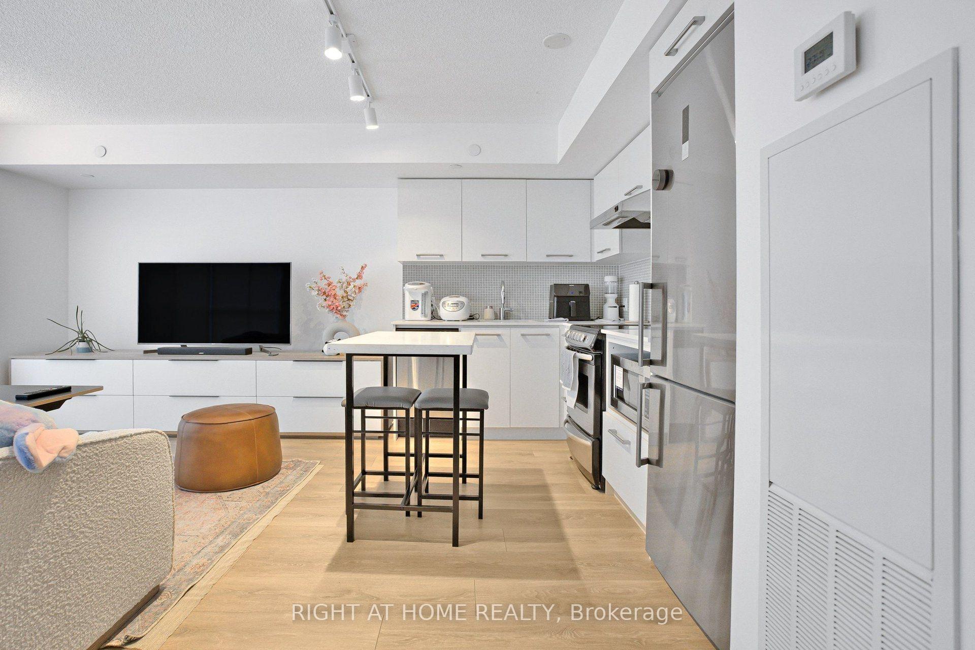 Photo 7 of Unit 1406, 87 Peter Street, Toronto, Waterfront Communities — HOMEH