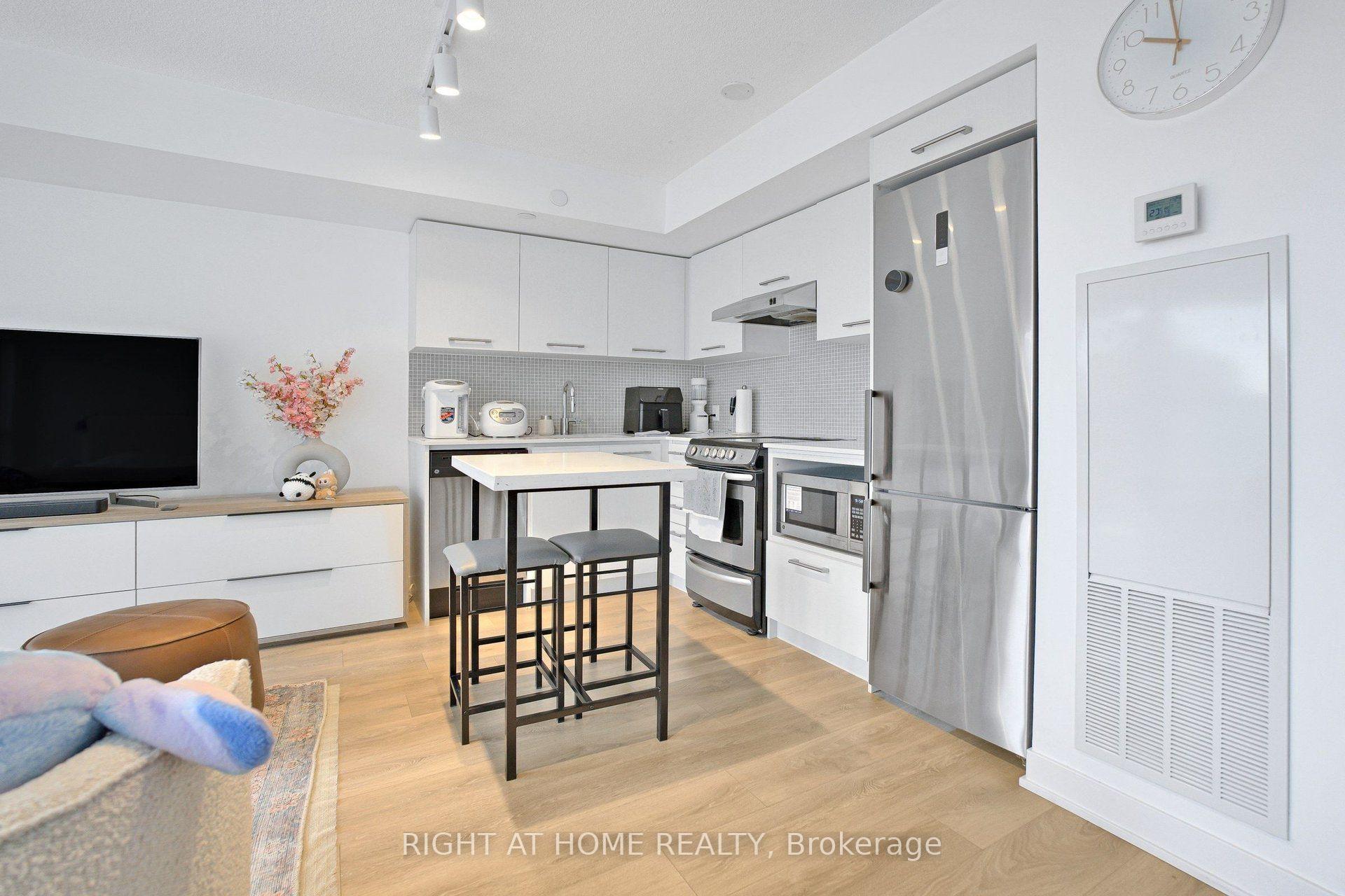 Photo 8 of Unit 1406, 87 Peter Street, Toronto, Waterfront Communities — HOMEH