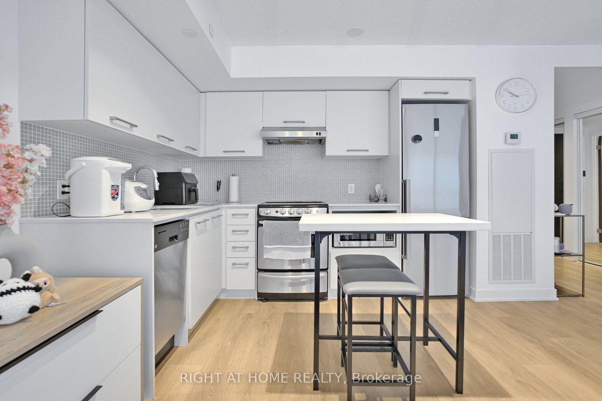 Photo 11 of Unit 1406, 87 Peter Street, Toronto, Waterfront Communities — HOMEH