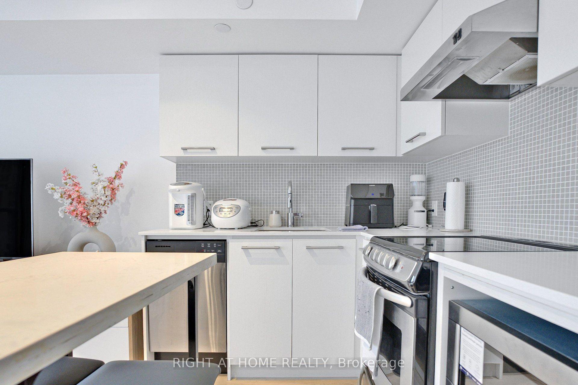 Photo 13 of Unit 1406, 87 Peter Street, Toronto, Waterfront Communities — HOMEH