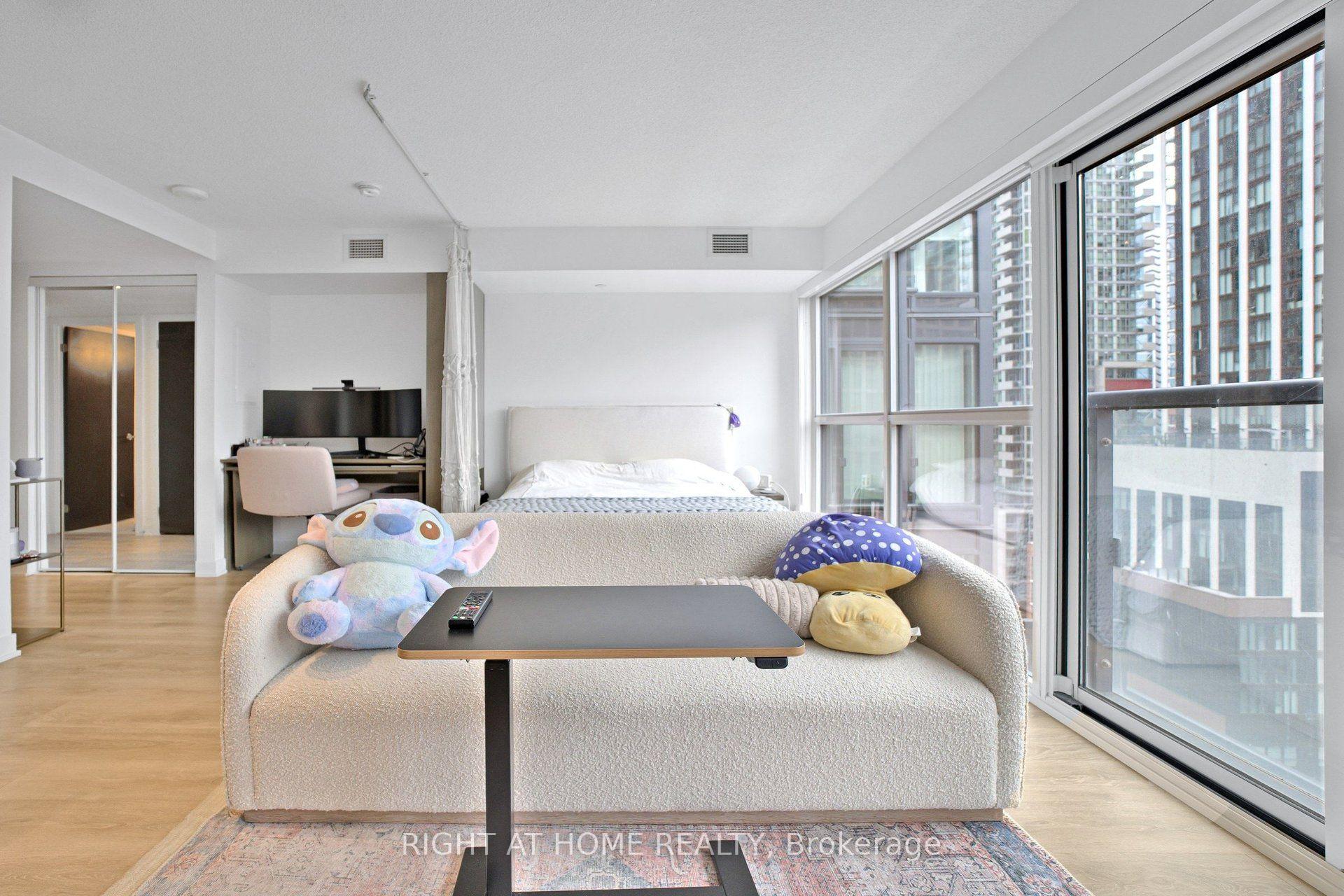 Photo 17 of Unit 1406, 87 Peter Street, Toronto, Waterfront Communities — HOMEH