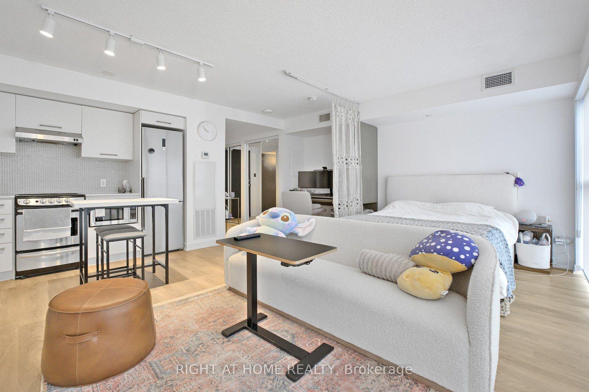 Photo 19 of Unit 1406, 87 Peter Street, Toronto, Waterfront Communities — HOMEH