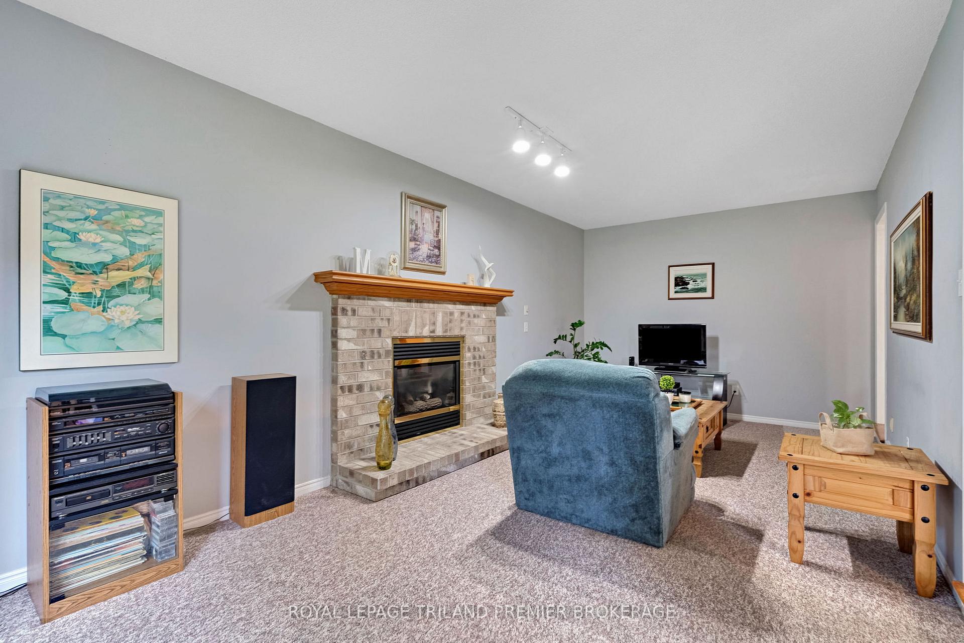 Photo 17 of 74 Napoleon Drive, London, East I — HOMEH