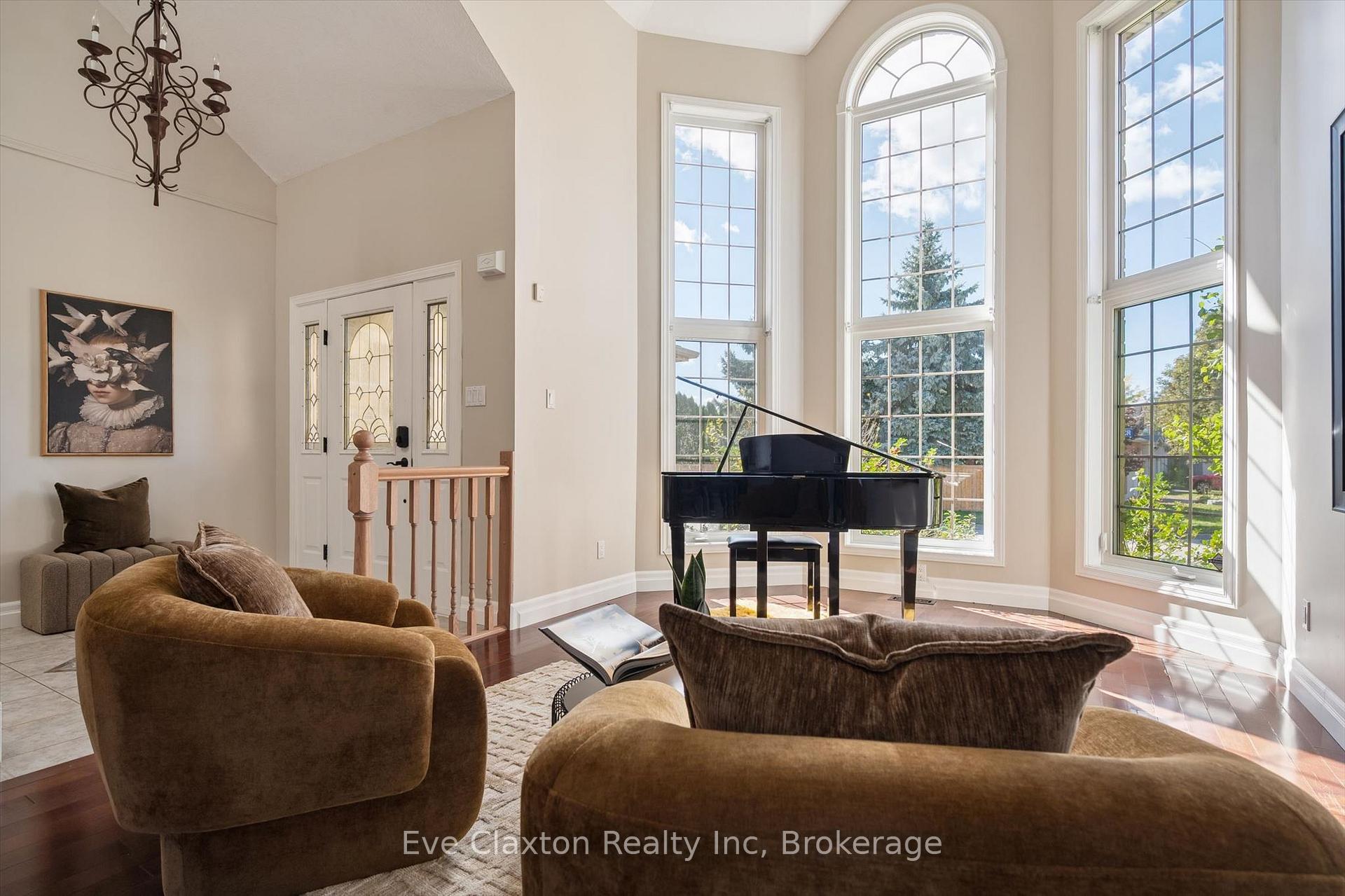 Photo 8 of 25 Amalia Crescent, Guelph, Pineridge/Westminster Woods — HOMEH